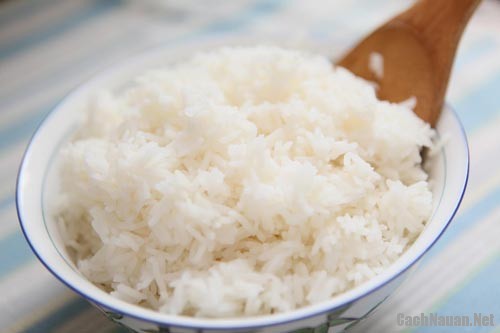 Hướng dẫn chi tiết 4 mẹo nhỏ chữa cơm bị sống, nhão, hoặc khê