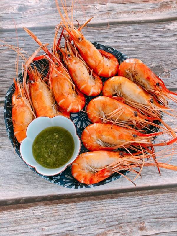 Cách luộc giữ được dưỡng chất của tôm nhất, tôm hết sạch mùi tanh, bóng đỏ đều màu