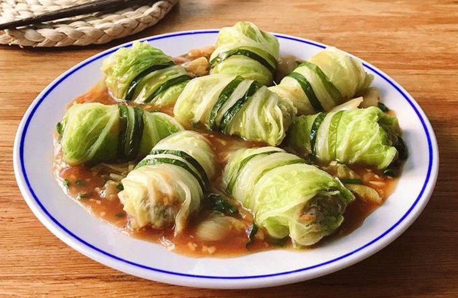 Cải thảo cuộn cá sốt dầu hào ngon ngọt, thanh đạm