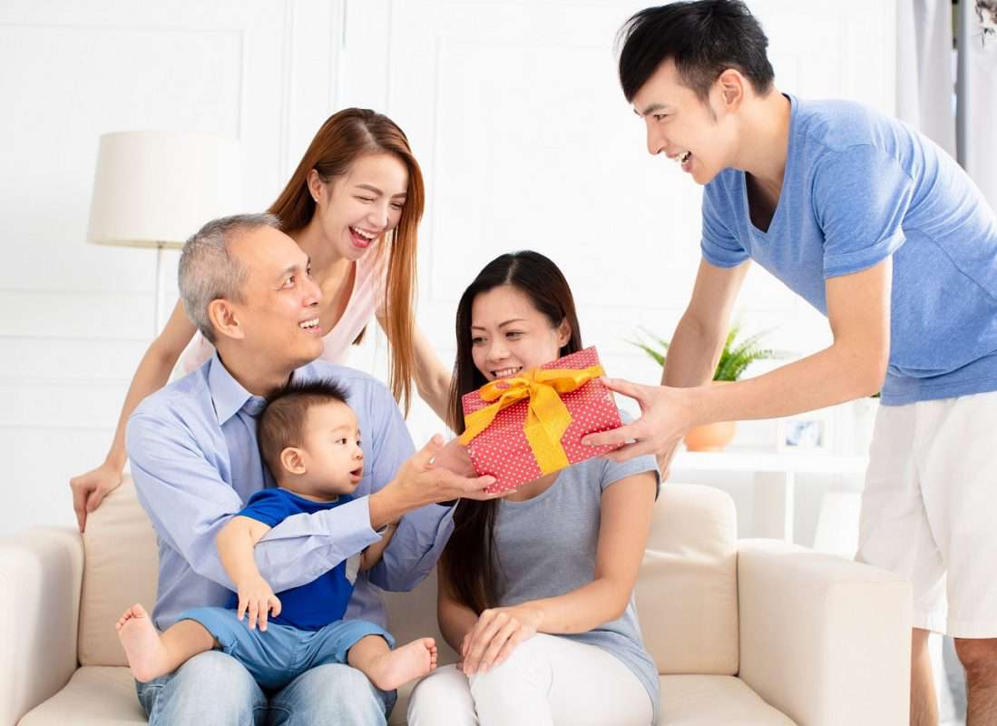 trà tân cương làm quà