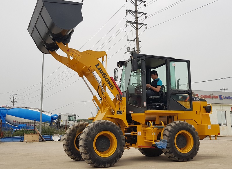 xuc-lat-liugong-clg818c-gau-1-3m3-cty-hai-au-gia-tot