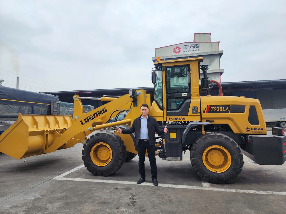 may-xuc-lat-lugong-t938la-can-dai-4-5m-gau-2m3