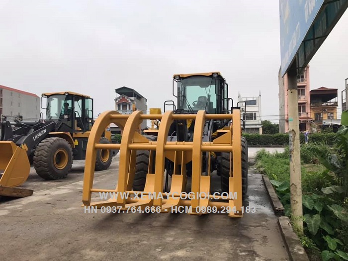 may-xuc-lat-gap-go-xcmg-lw500kn