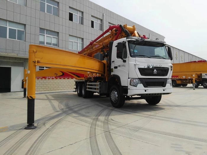 xe bơm bê tông xcmg hb30k-4x