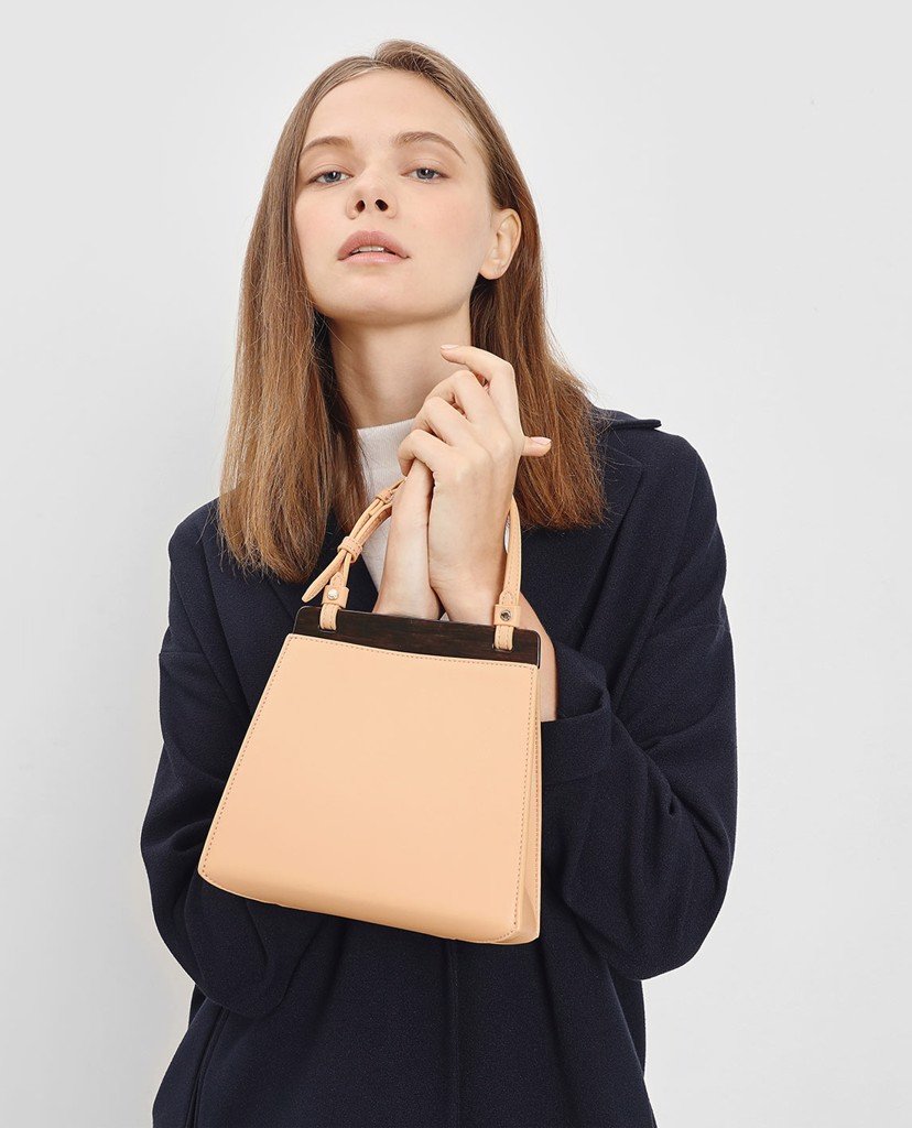 Túi đeo chéo Angular Crossbody