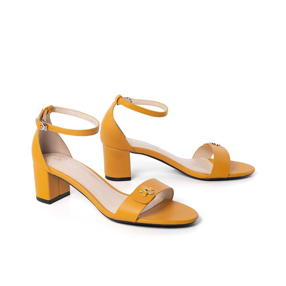 Giày sandal gót vuông đính hoa trang trí