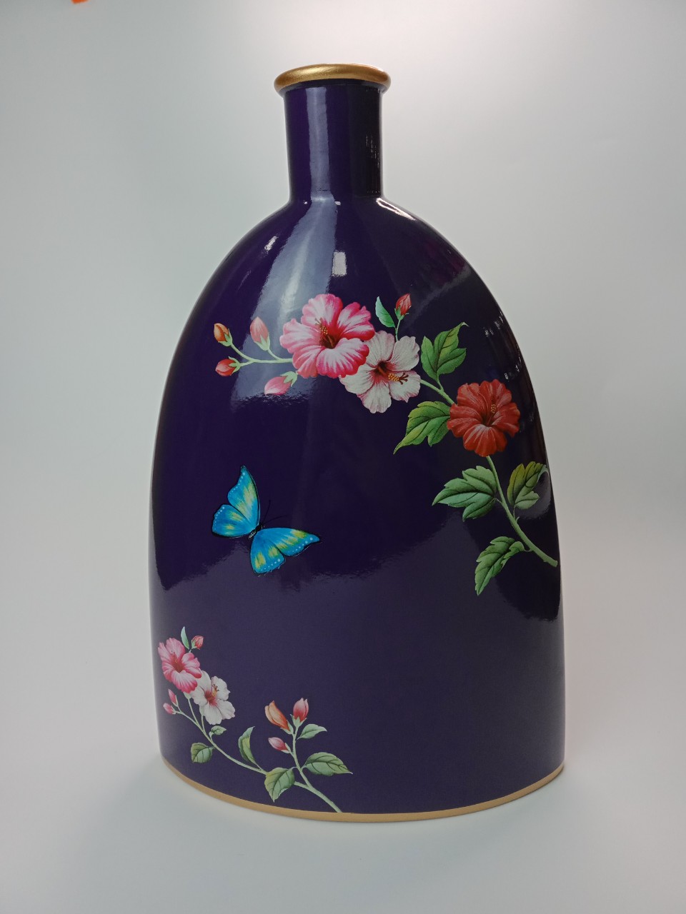 Bình hoa dẹt quạt tím