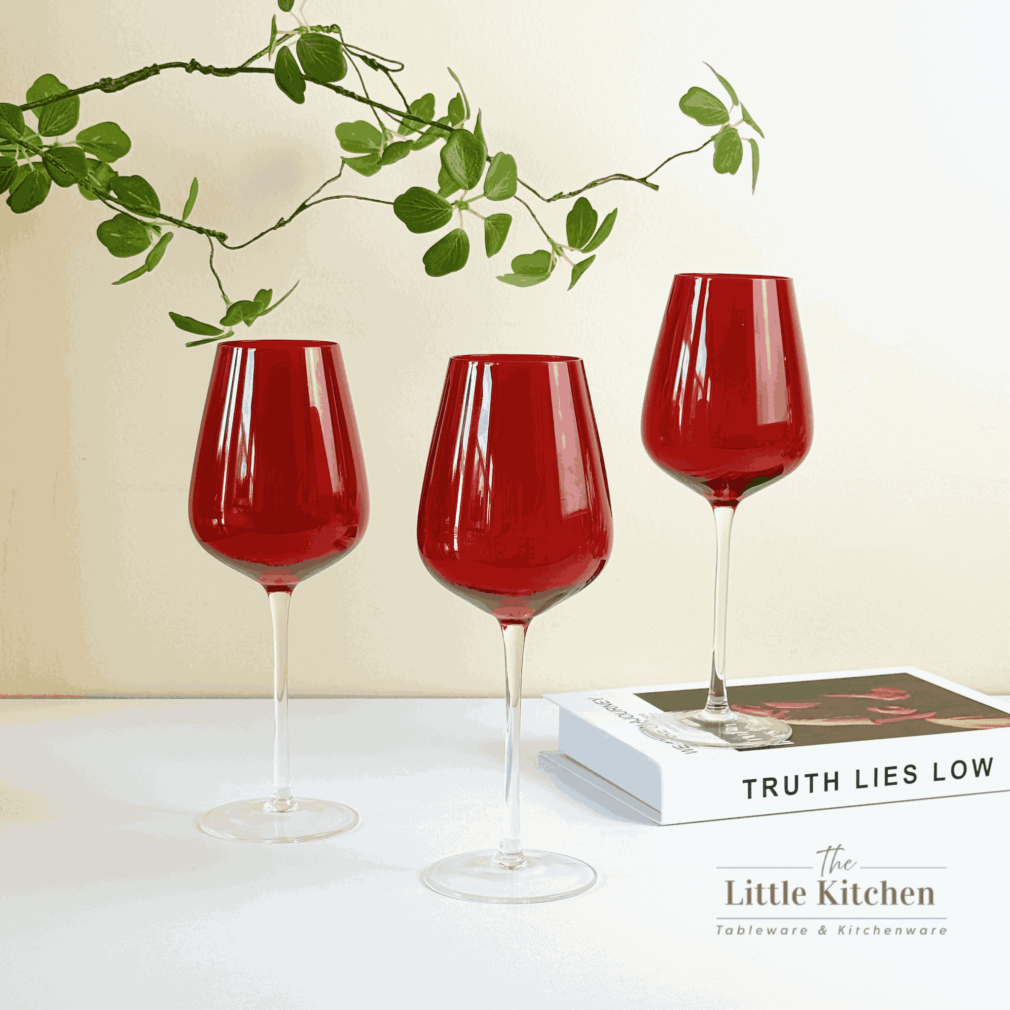 Ly vang thuỷ tinh bầu đỏ