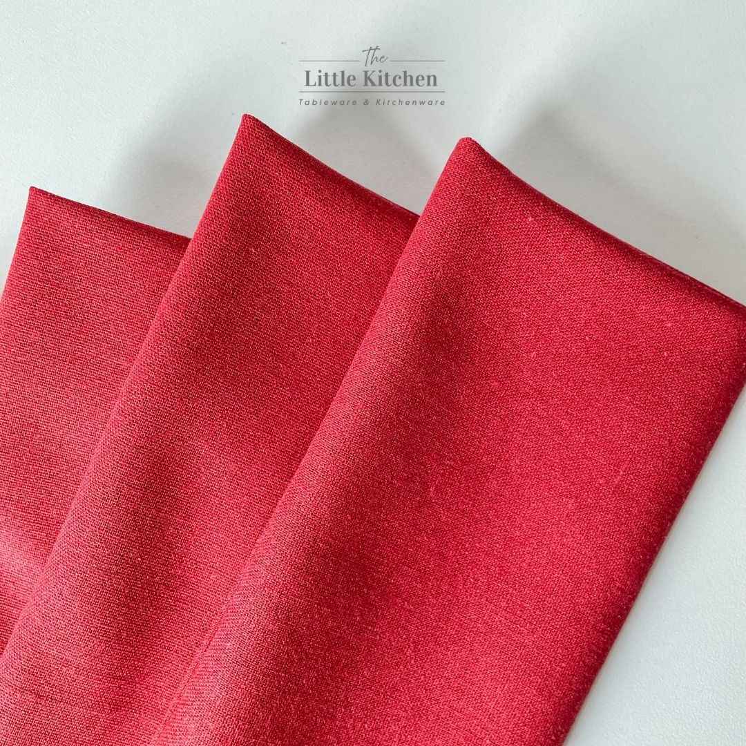 Khăn vuông đỏ xước