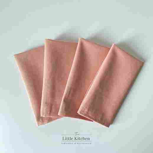 Set tiệc valentine đỏ trắng