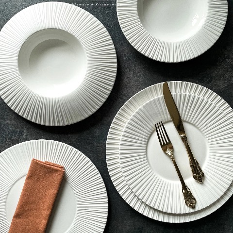 Bộ đĩa cao cấp màu trắng họa tiết nan quạt