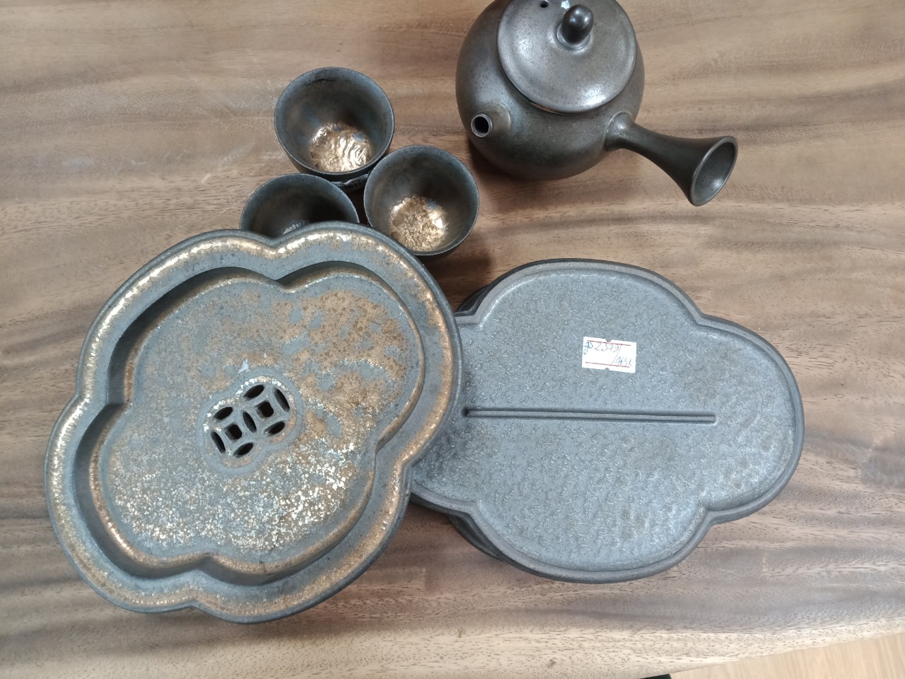 Khay ấm lượn lỗ