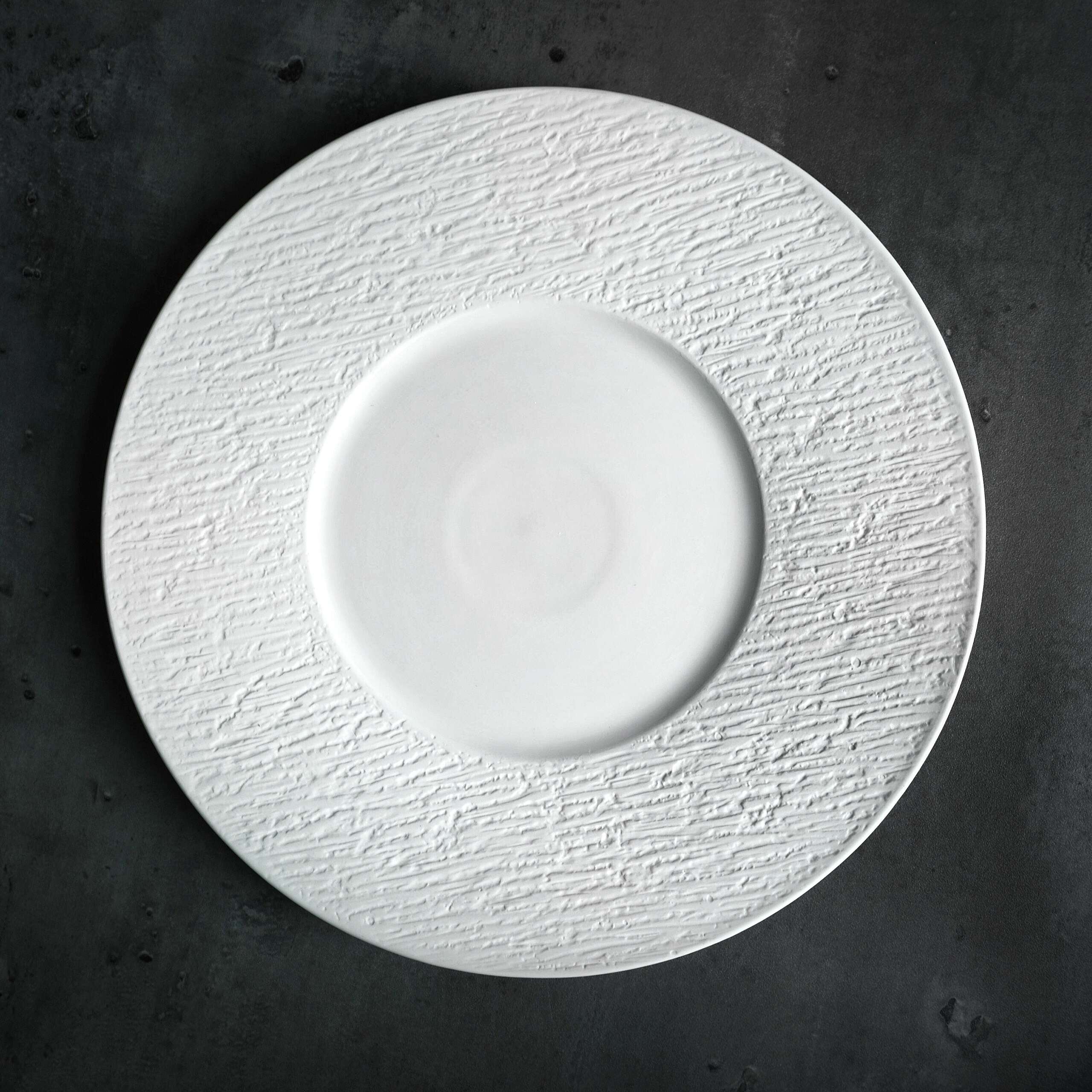 Bộ đĩa cao cấp màu trắng họa tiết viền nhám