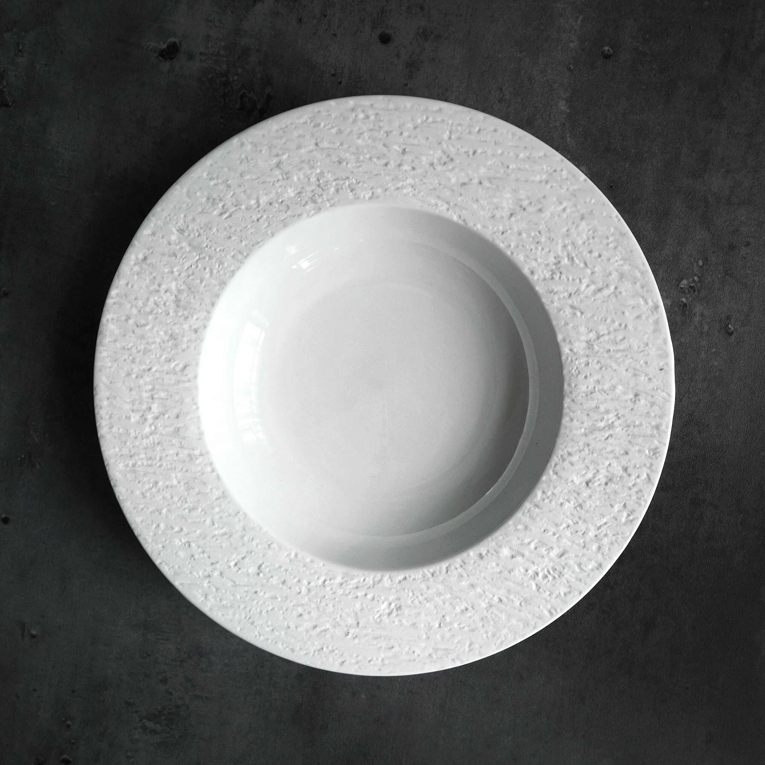 Bộ đĩa cao cấp màu trắng họa tiết viền nhám