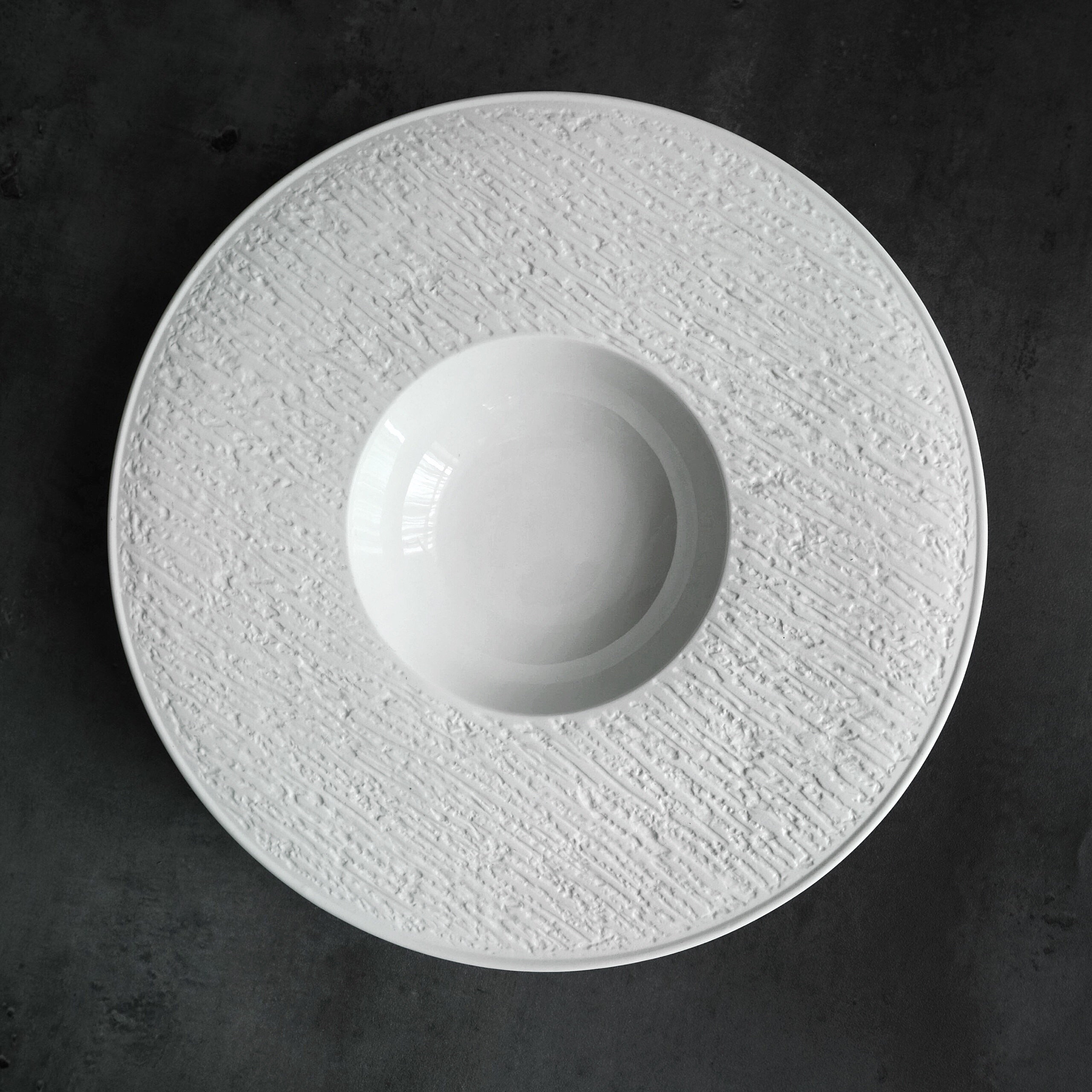 Bộ đĩa cao cấp màu trắng họa tiết viền nhám