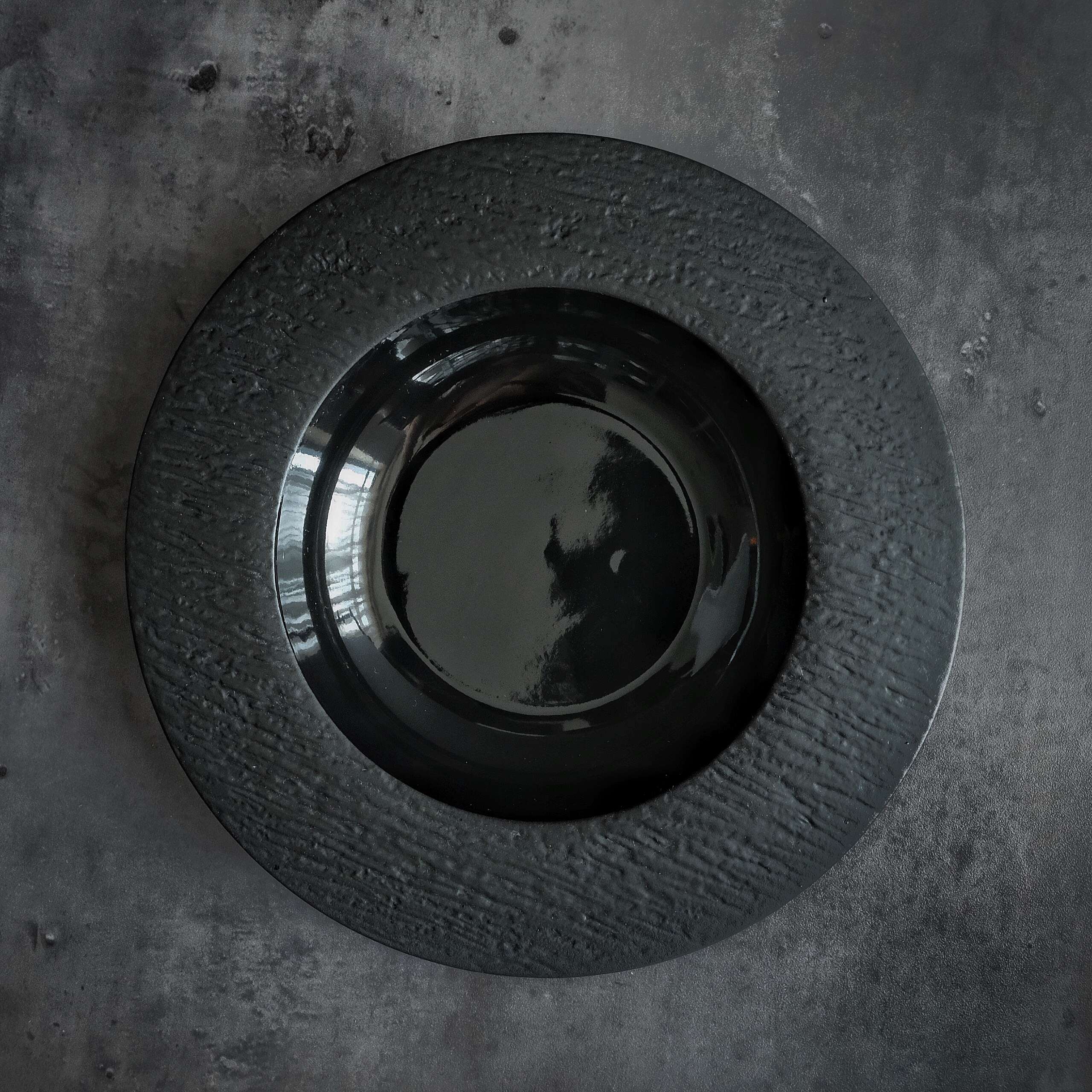 Bộ đĩa cao cấp màu đen họa tiết viền nhám