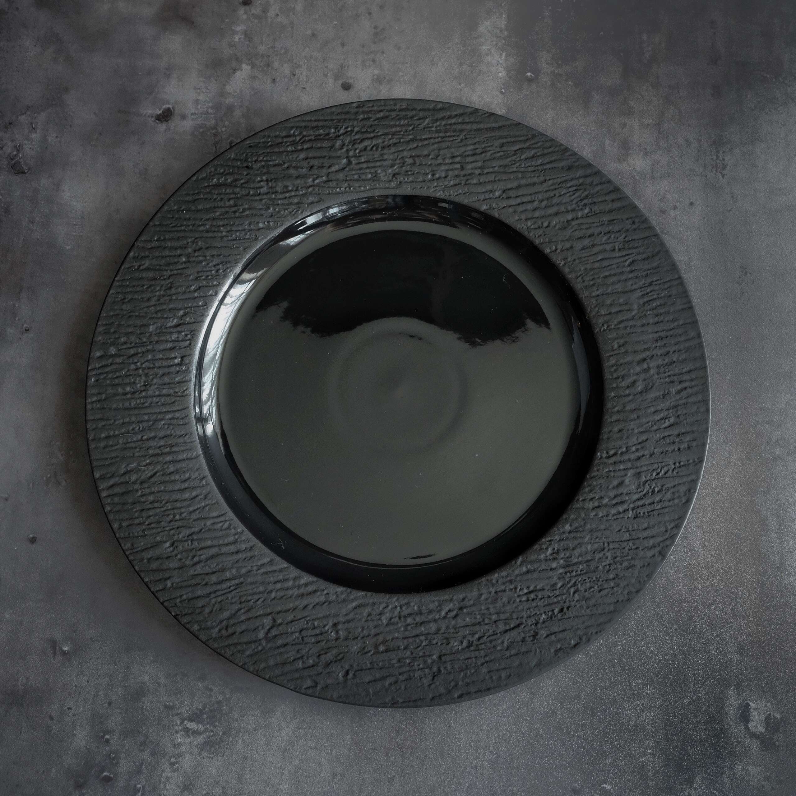 Bộ đĩa cao cấp màu đen họa tiết viền nhám