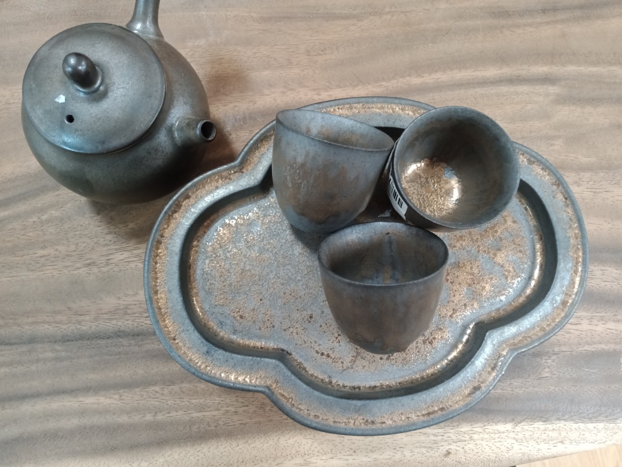 Ấm trà nâu cổ 1 quai