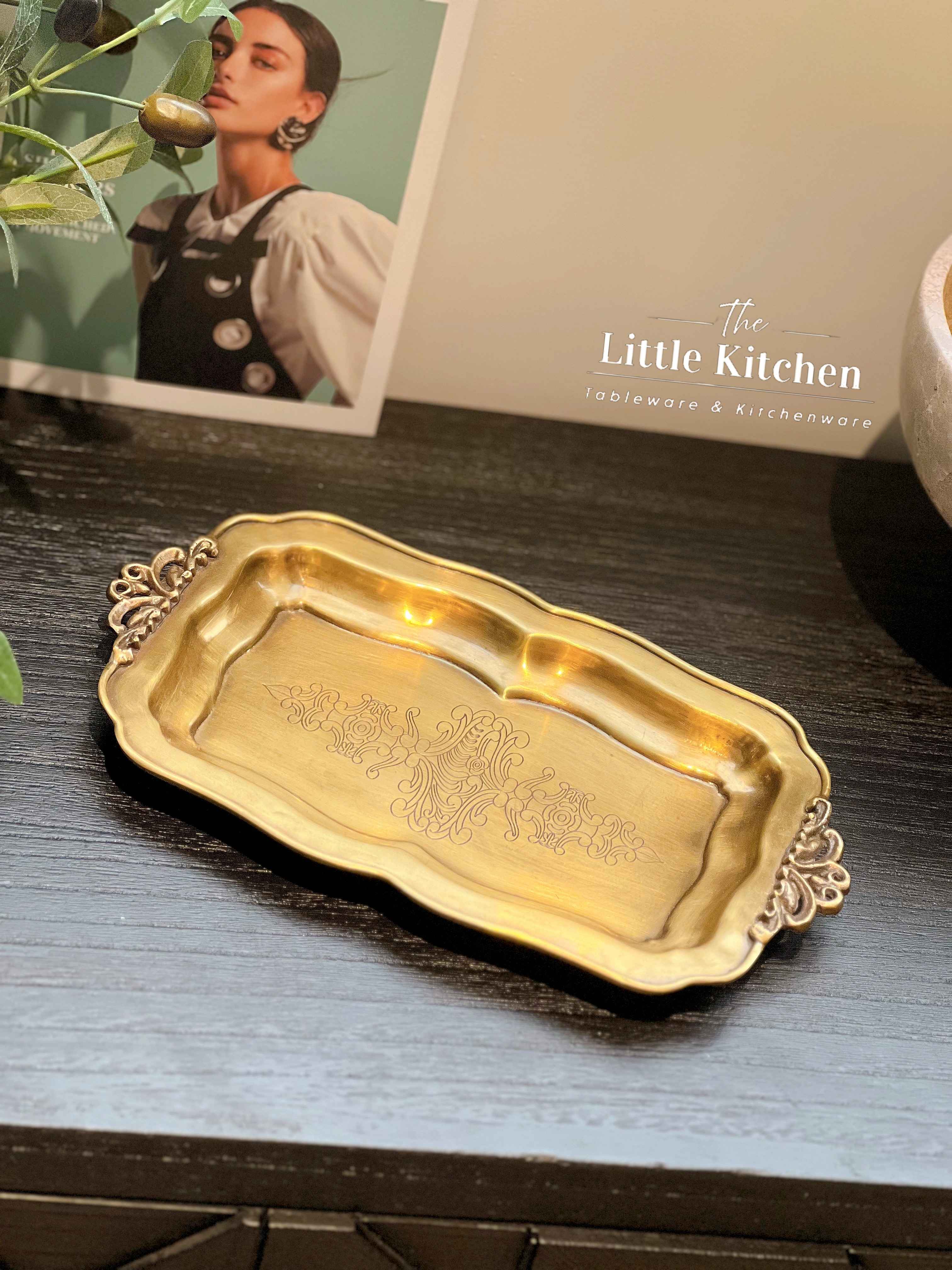 Đồng Ấn Độ  khay hình chữ nhật viền lượn 28x17