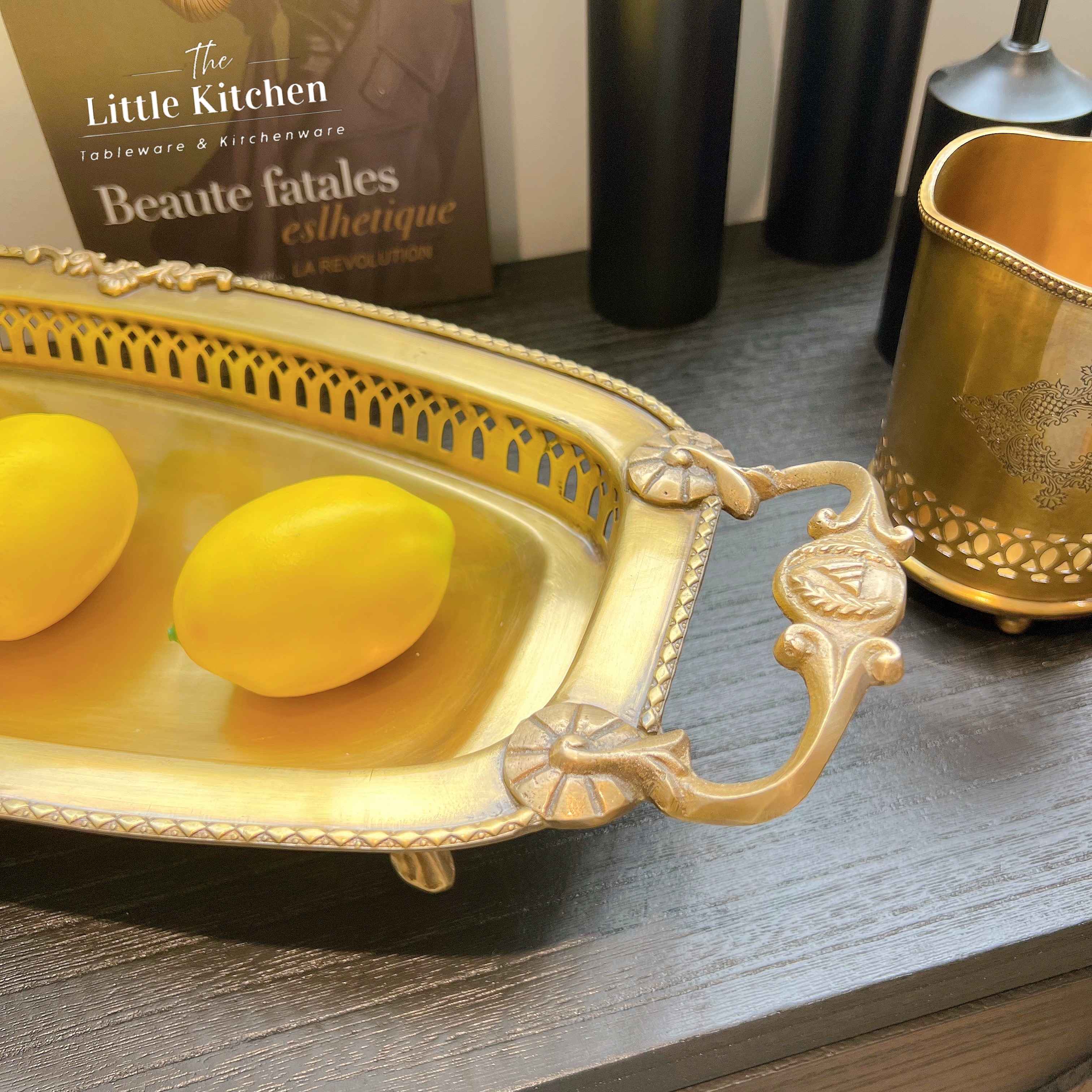 Đồng Ấn Độ  khay Bầu Dục chân Vàng 43*21