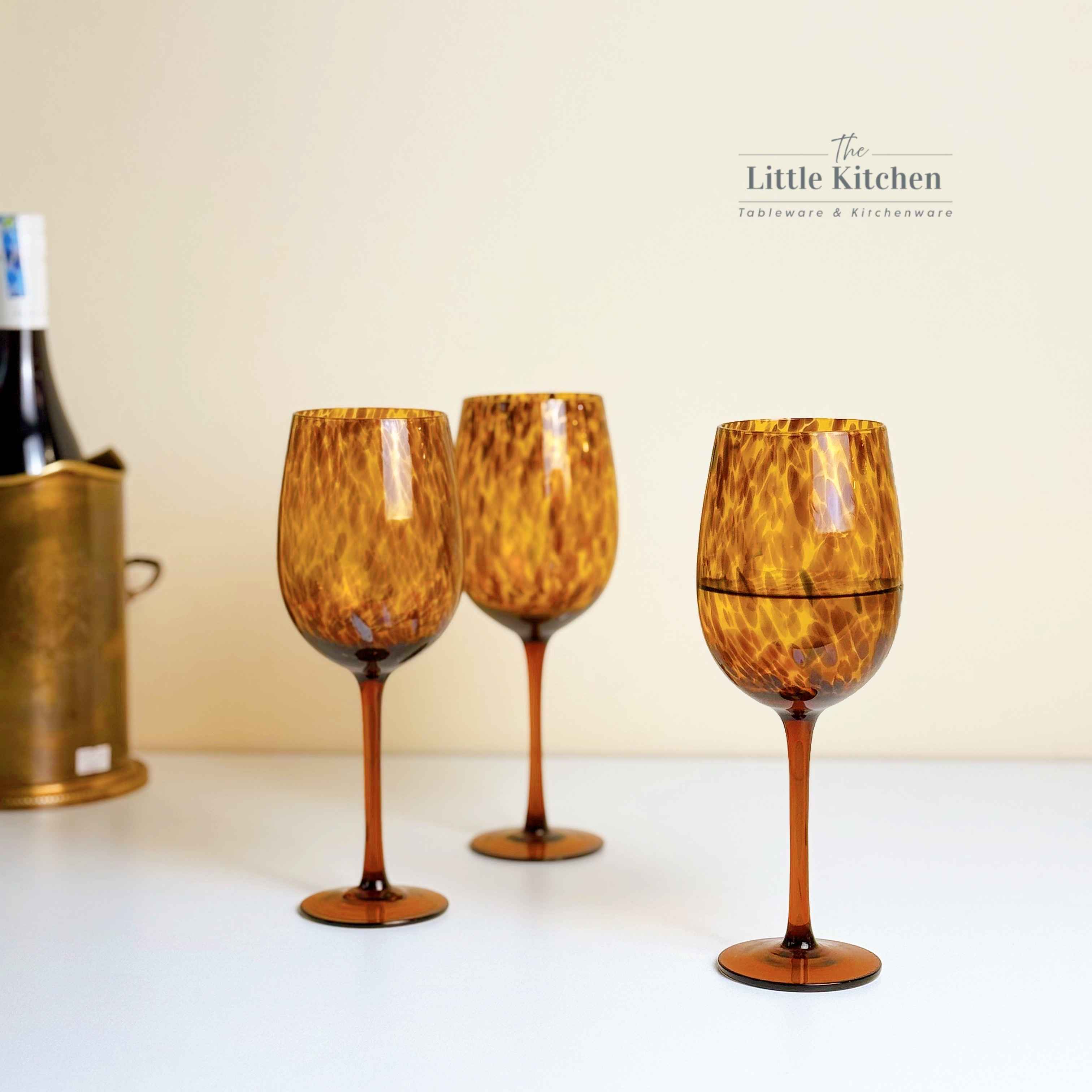 Set tiệc đĩa hoa và đĩa nâu đồng