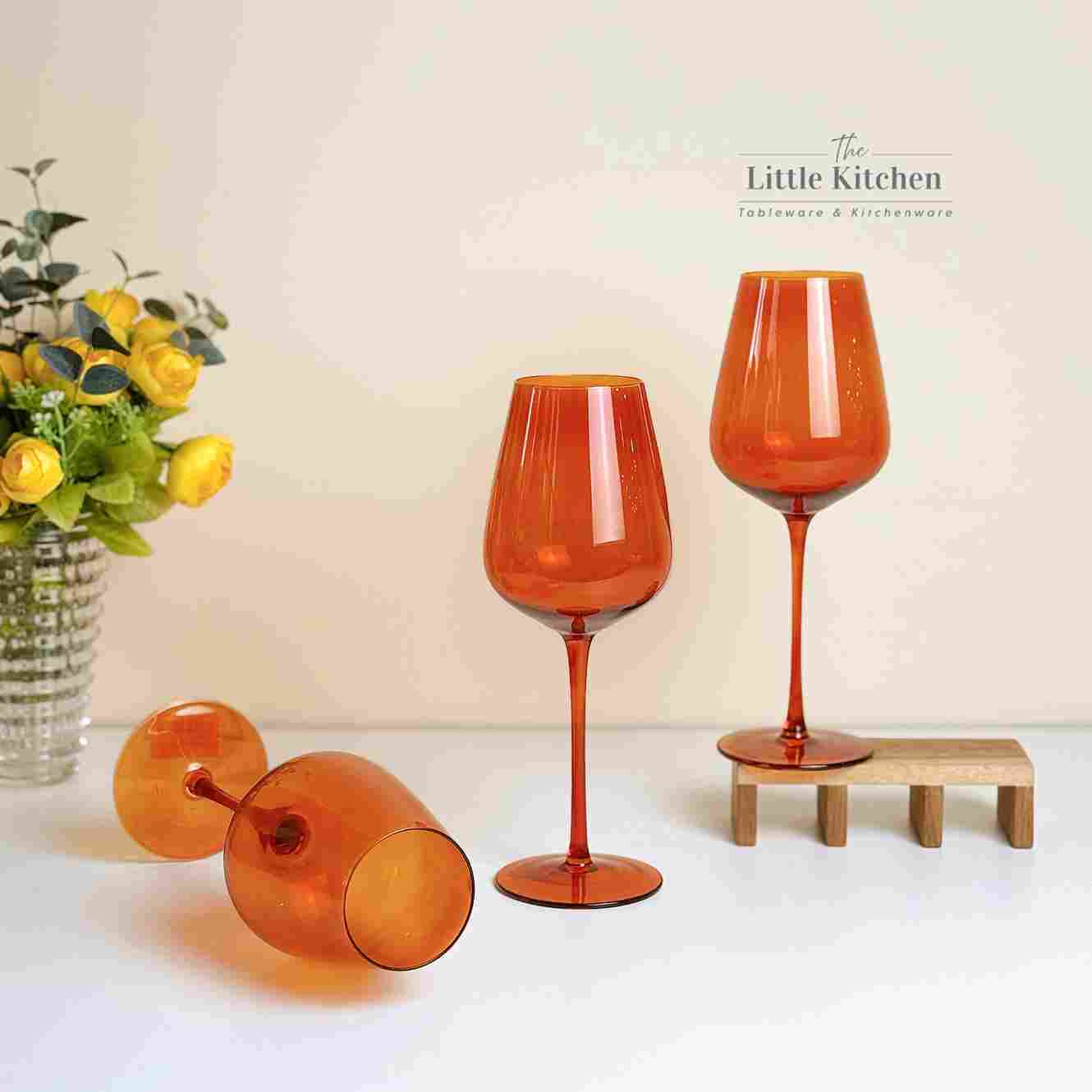 Set tiệc trắng sọc lì