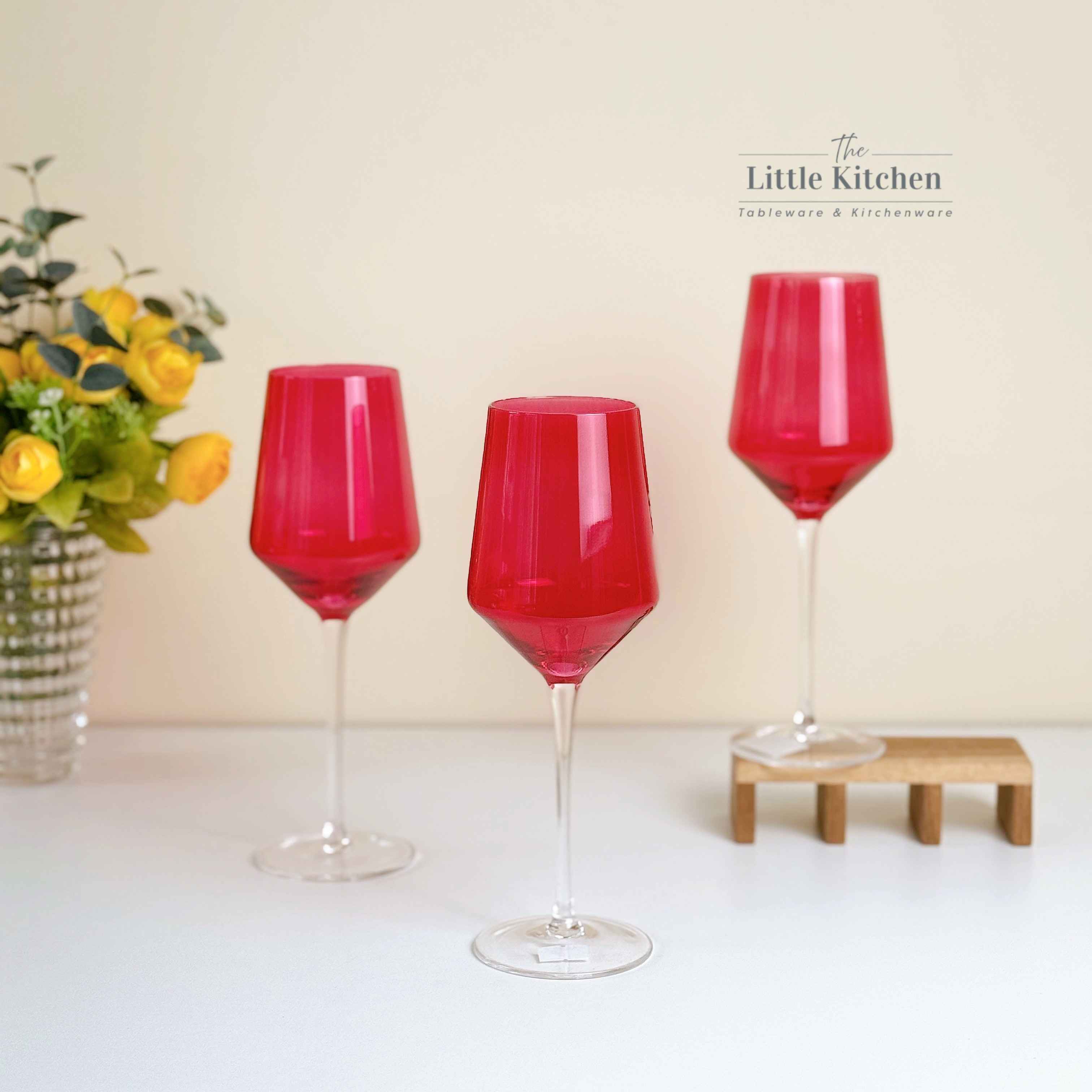 Set tiệc valentine đỏ trắng