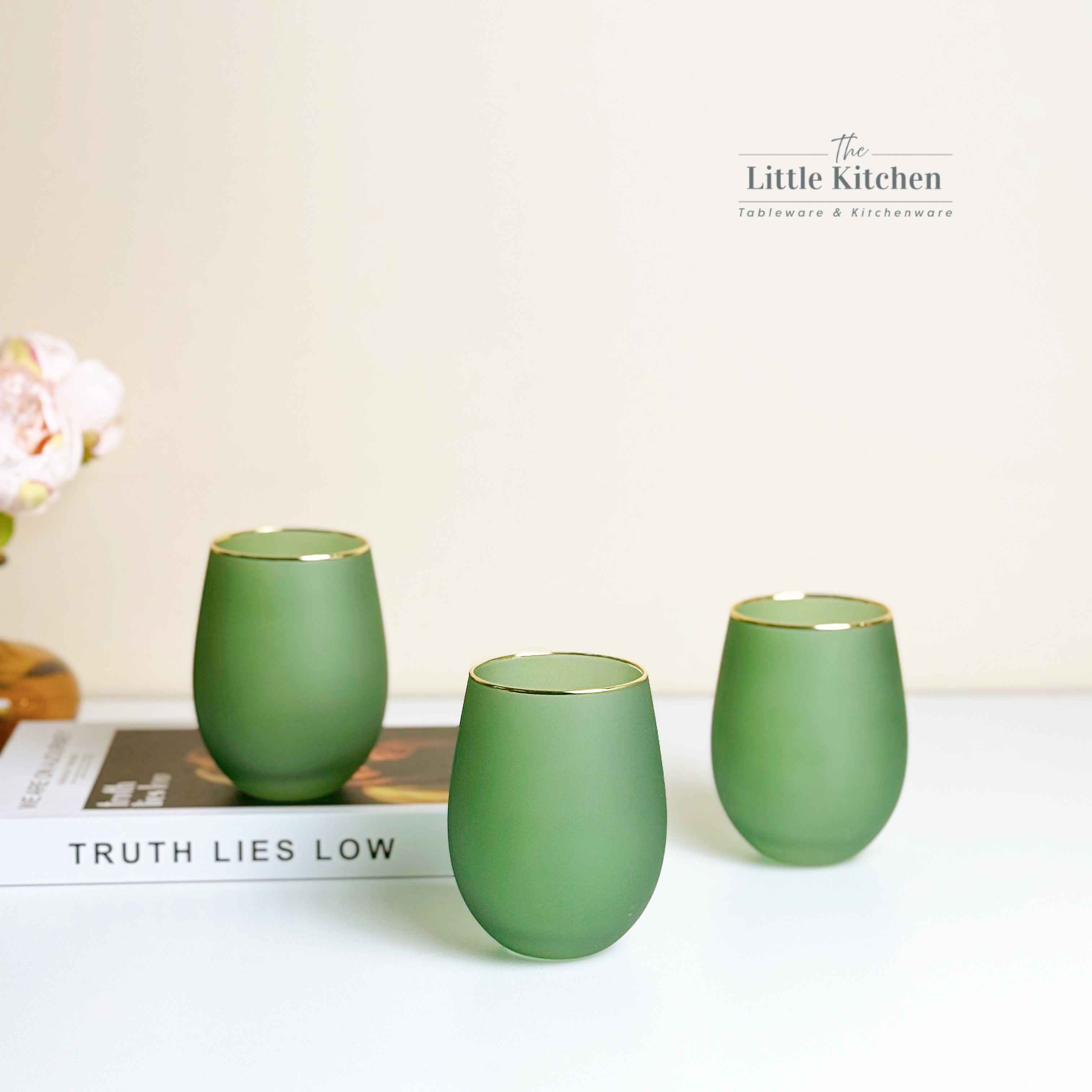 Cốc thuỷ tinh lục lì viền vàng