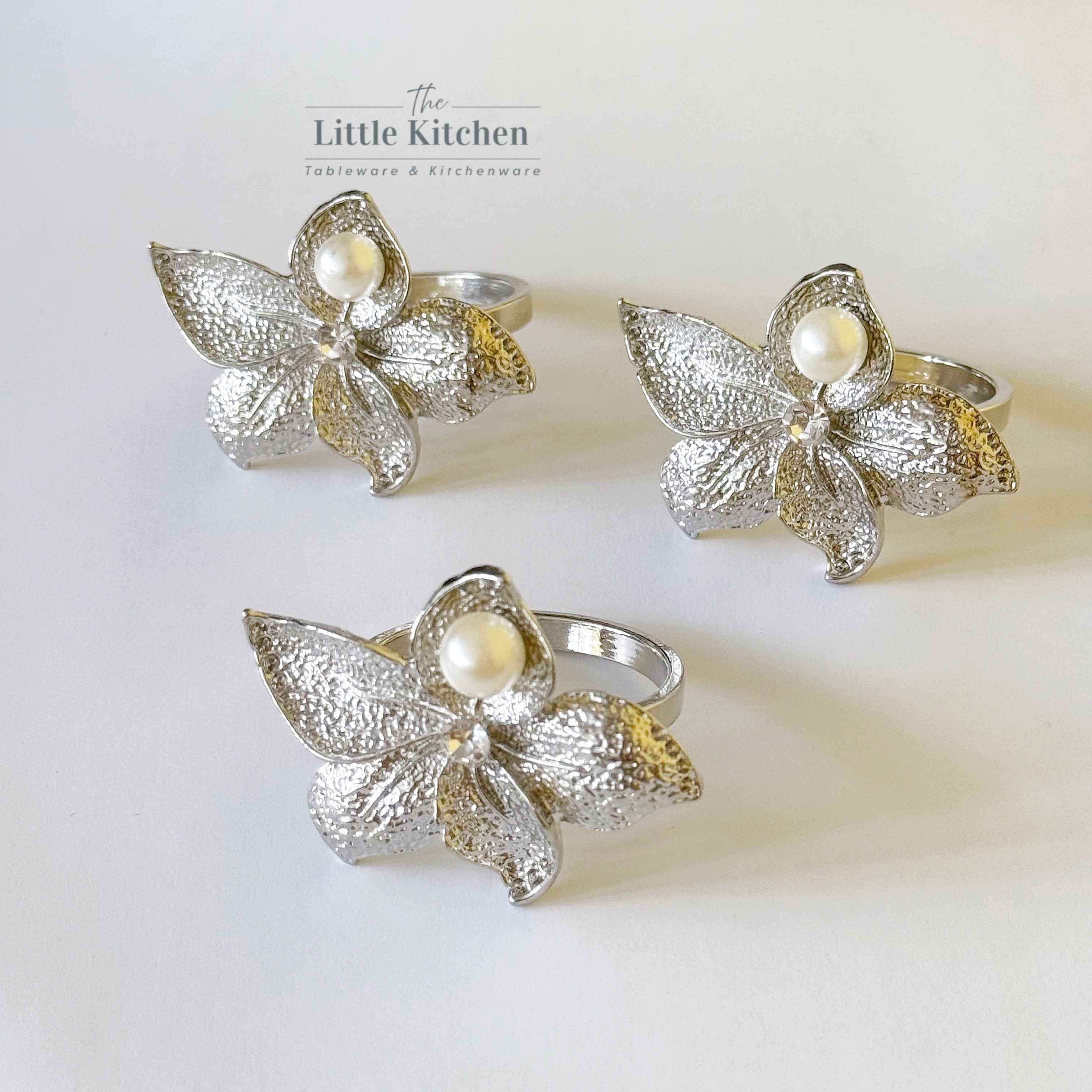 Set tiệc thu viền hạt tròn