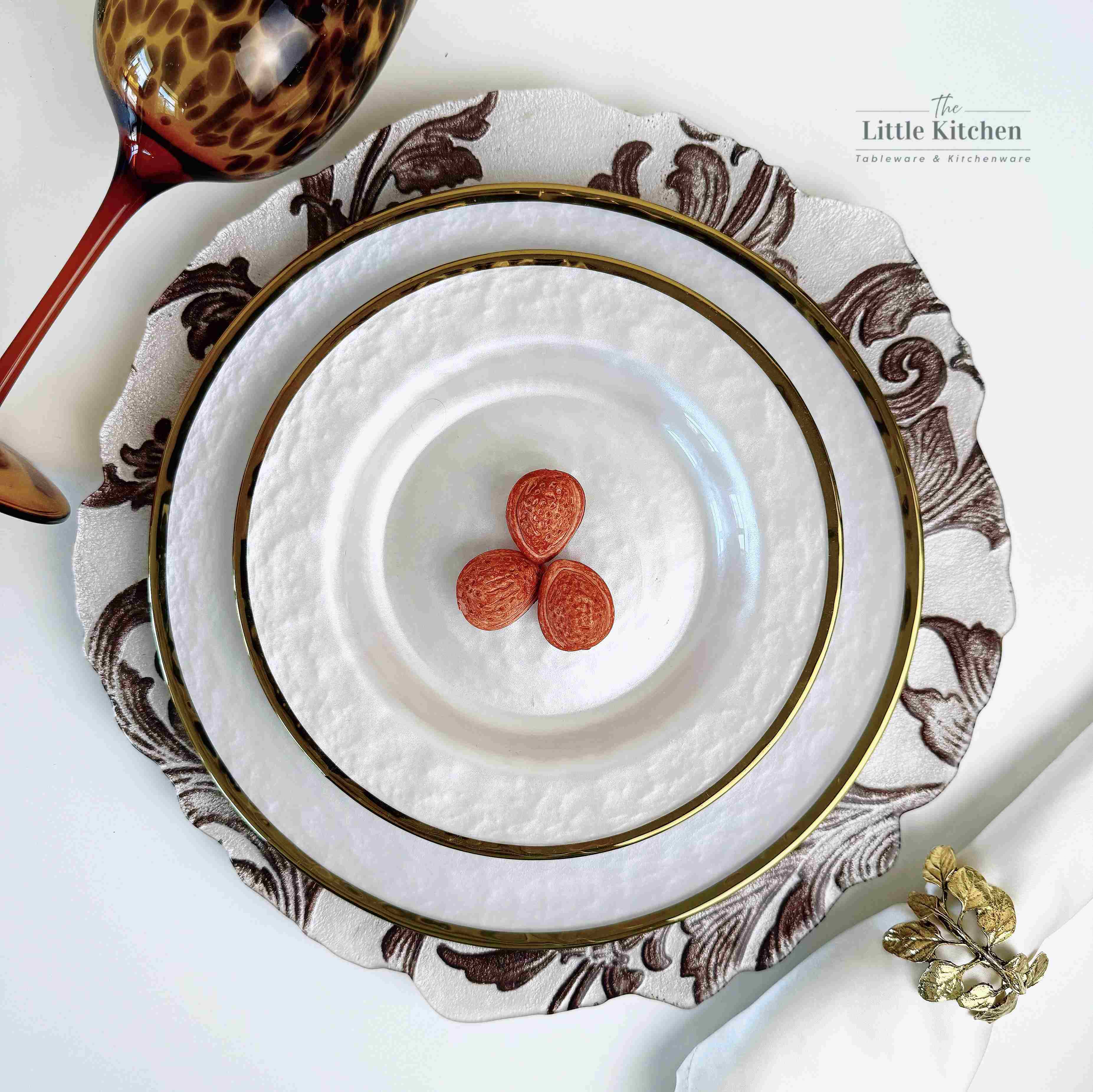 Đĩa thủy tinh trắng hoa văn