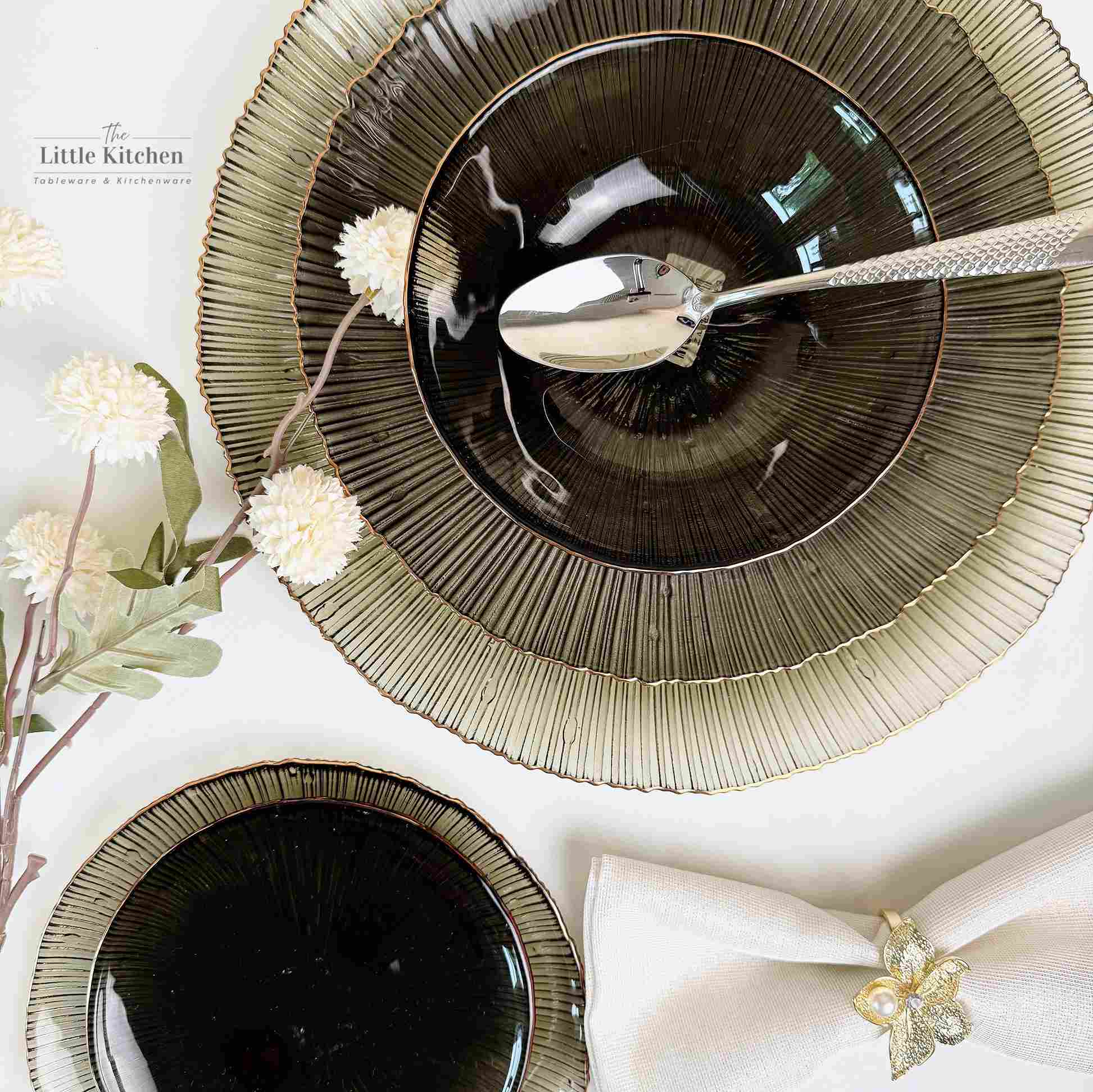 Đĩa thủy tinh tia ghi viền vàng