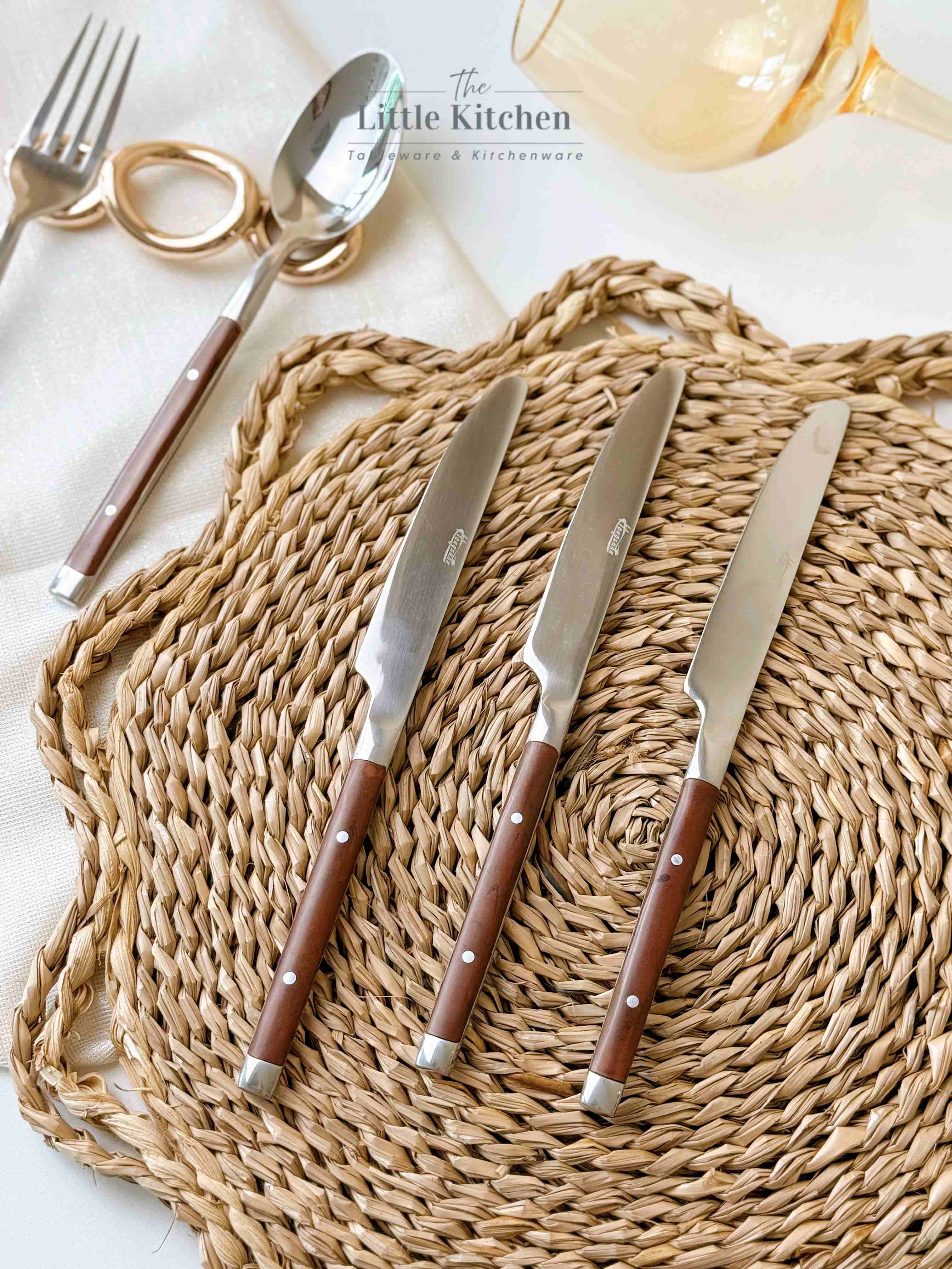 Set tiệc vintage xuân xanh