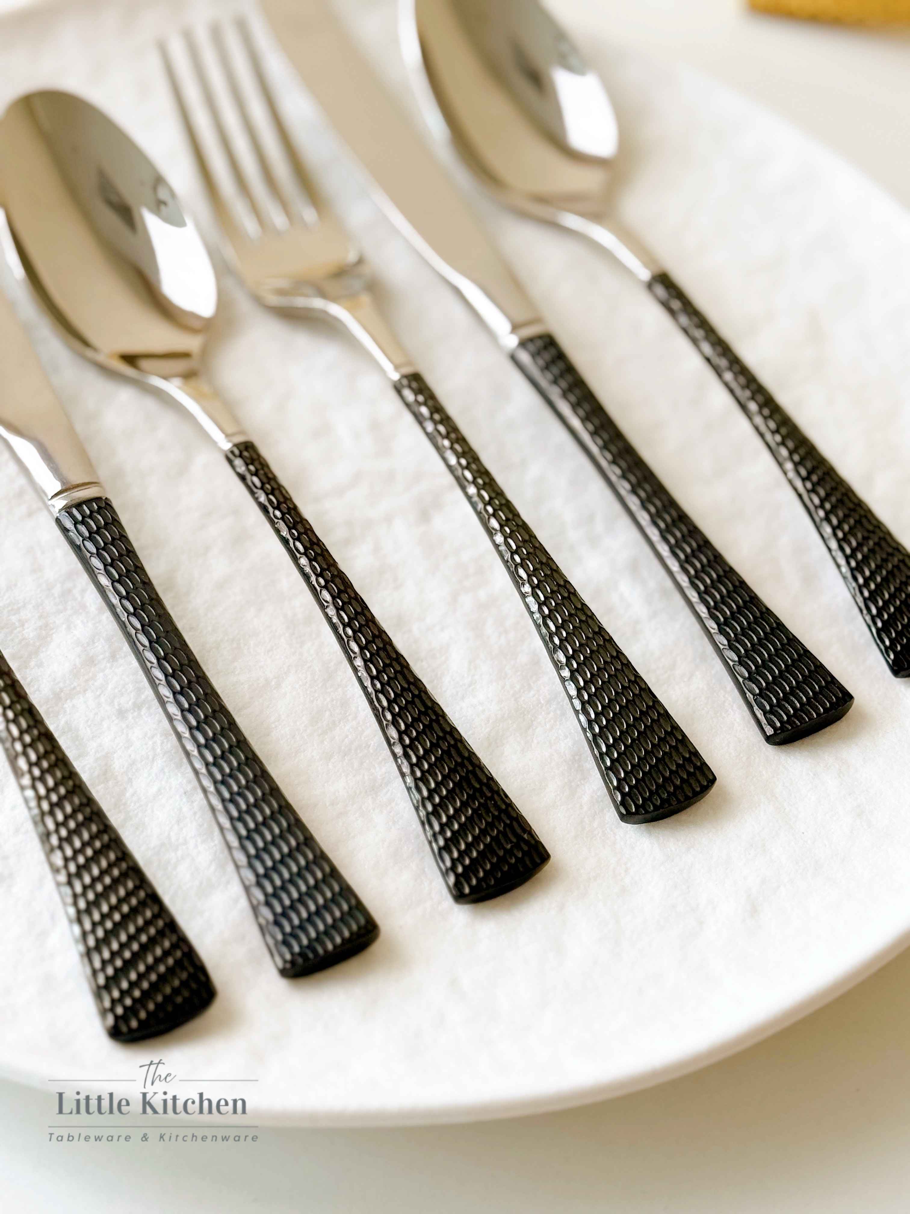 Bộ Dao Thìa Dĩa chuôi vảy đen