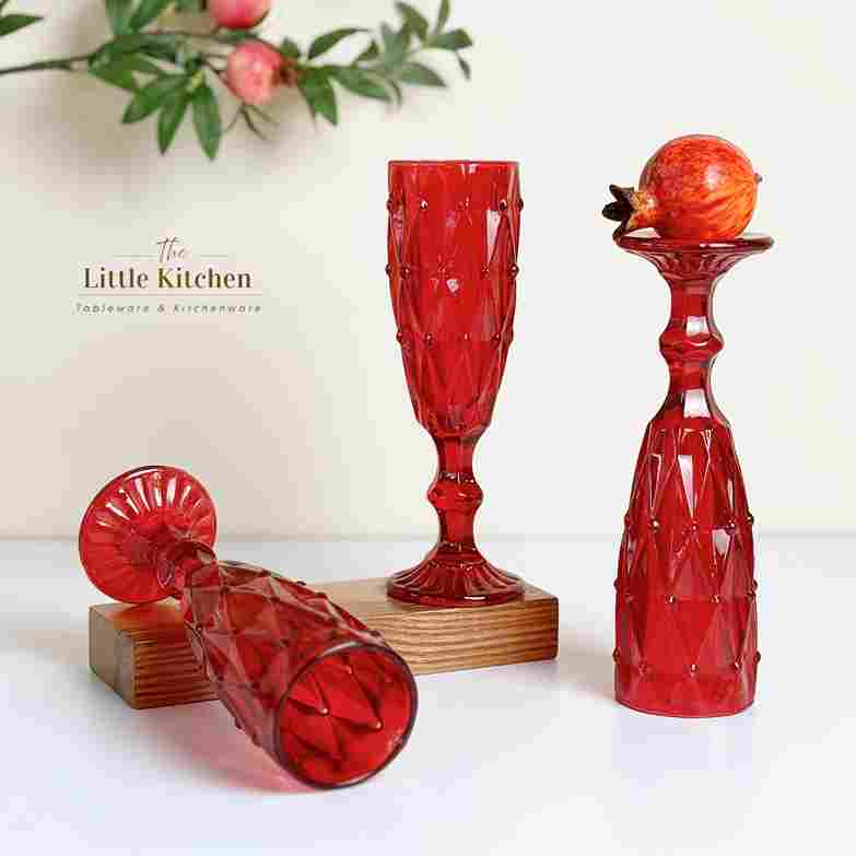 Ly sampanh đỏ kim cương