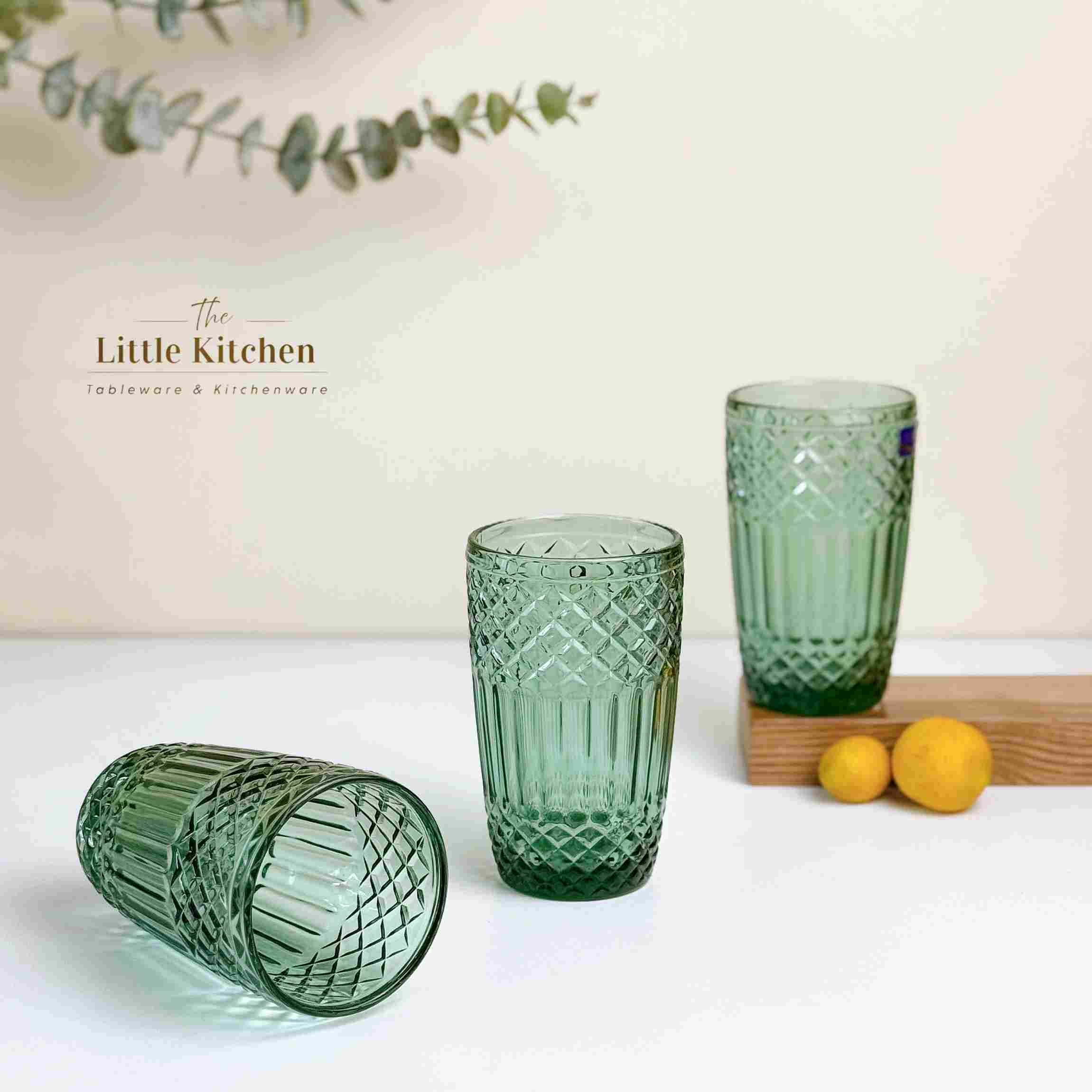 Set tiệc vintage hoa xanh trắng