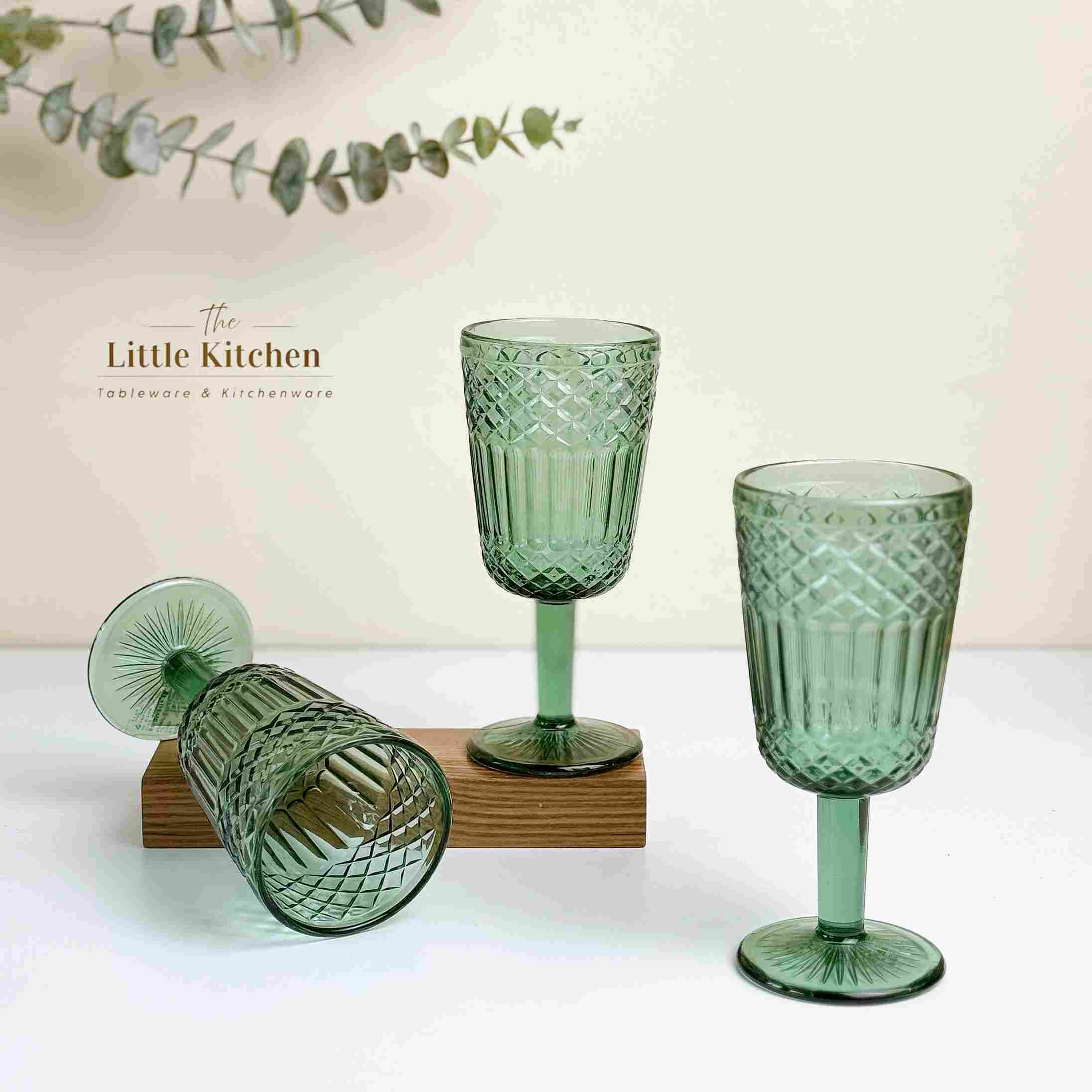 Set tiệc vintage hoa xanh trắng