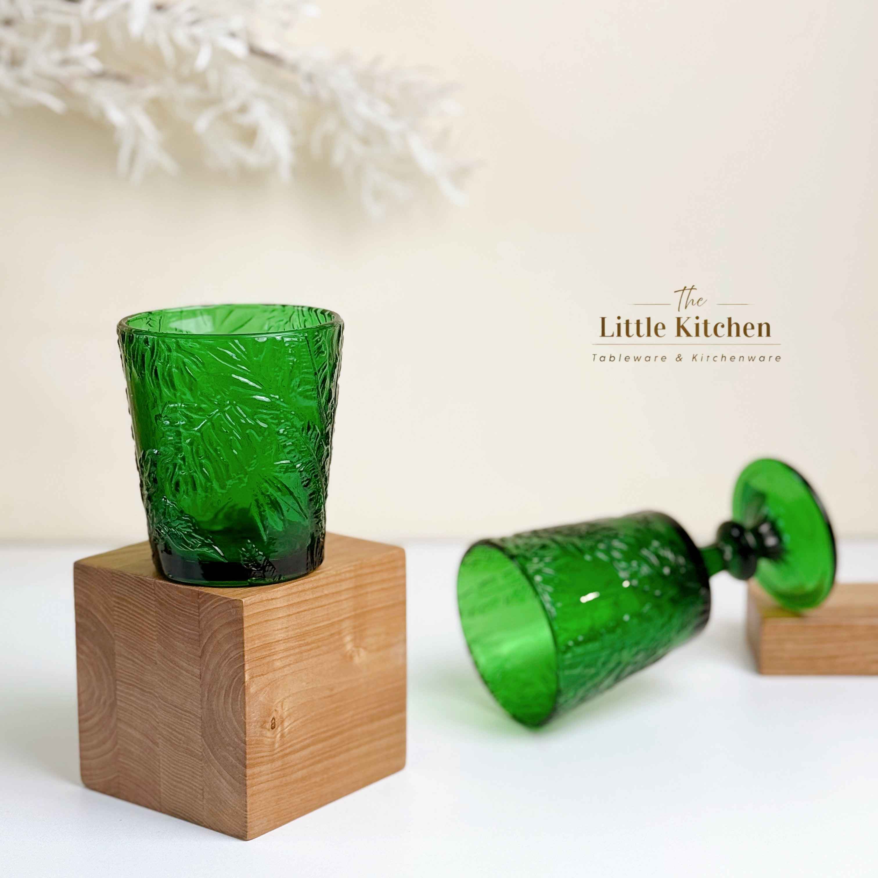 Cốc thuỷ tinh lá lục đậm