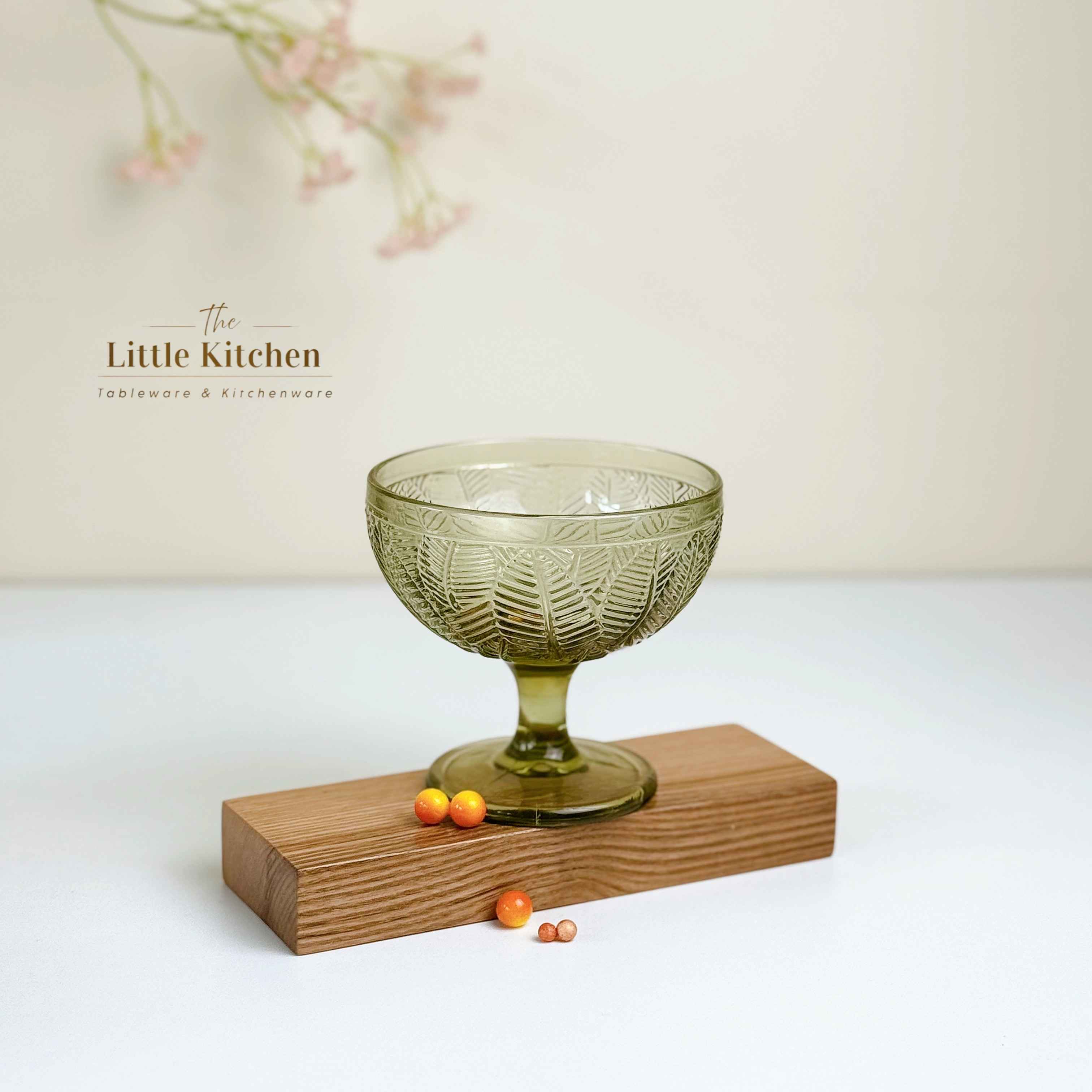 Ly kem thủy tinh lá lục