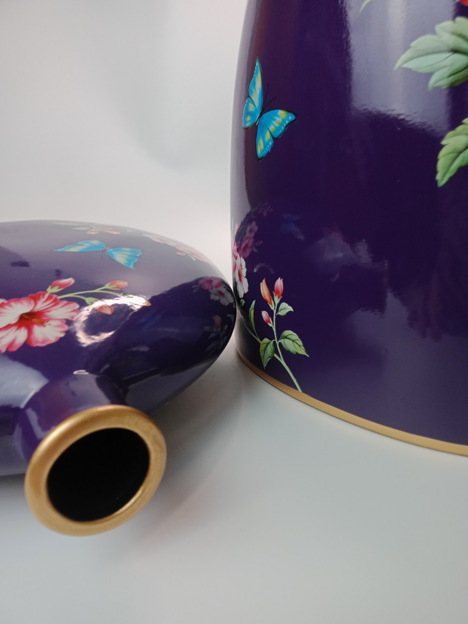 Bình hoa dẹt quạt tím