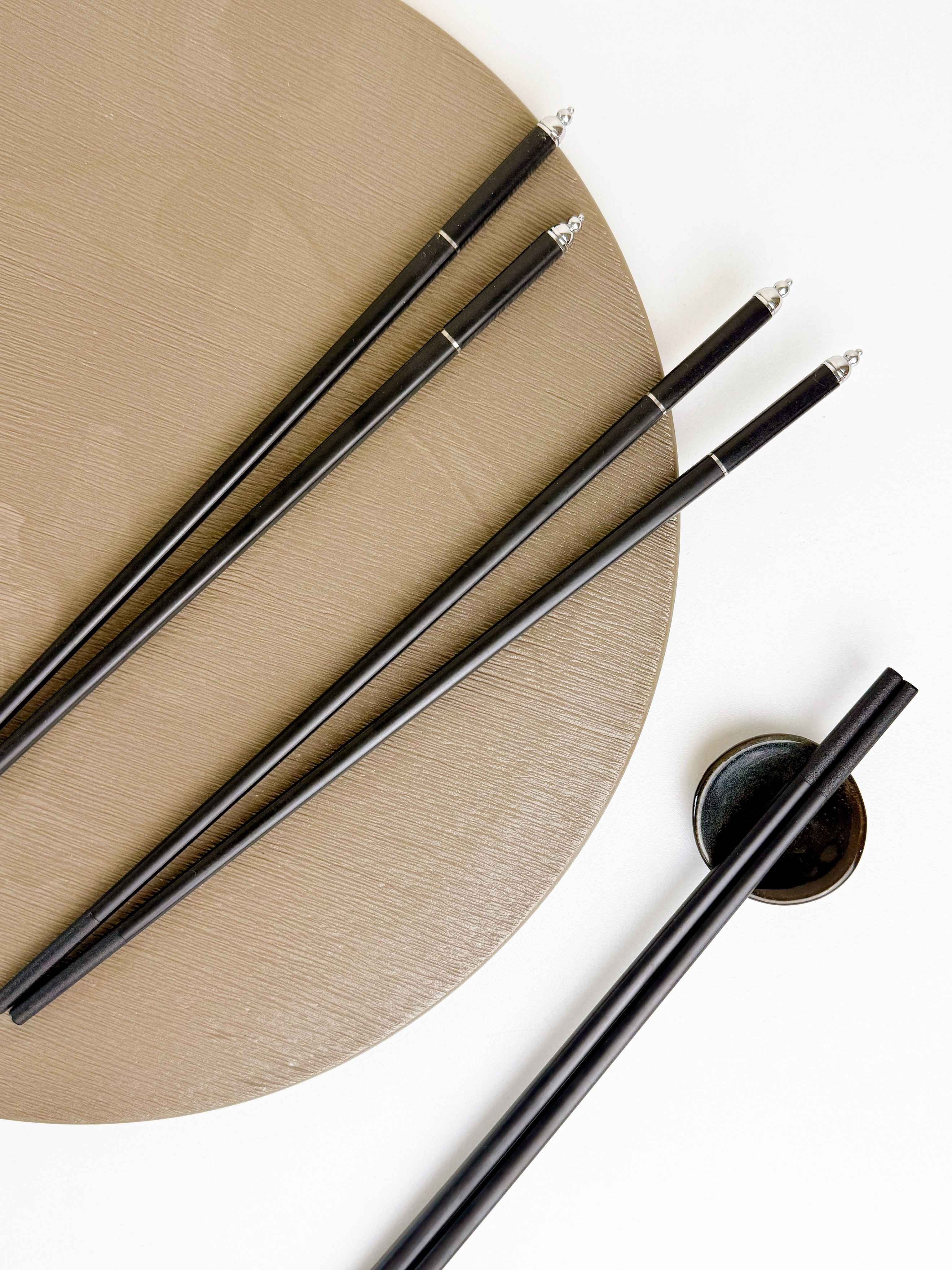 Set 10 đôi đũa chuôi nhọn bạc đen