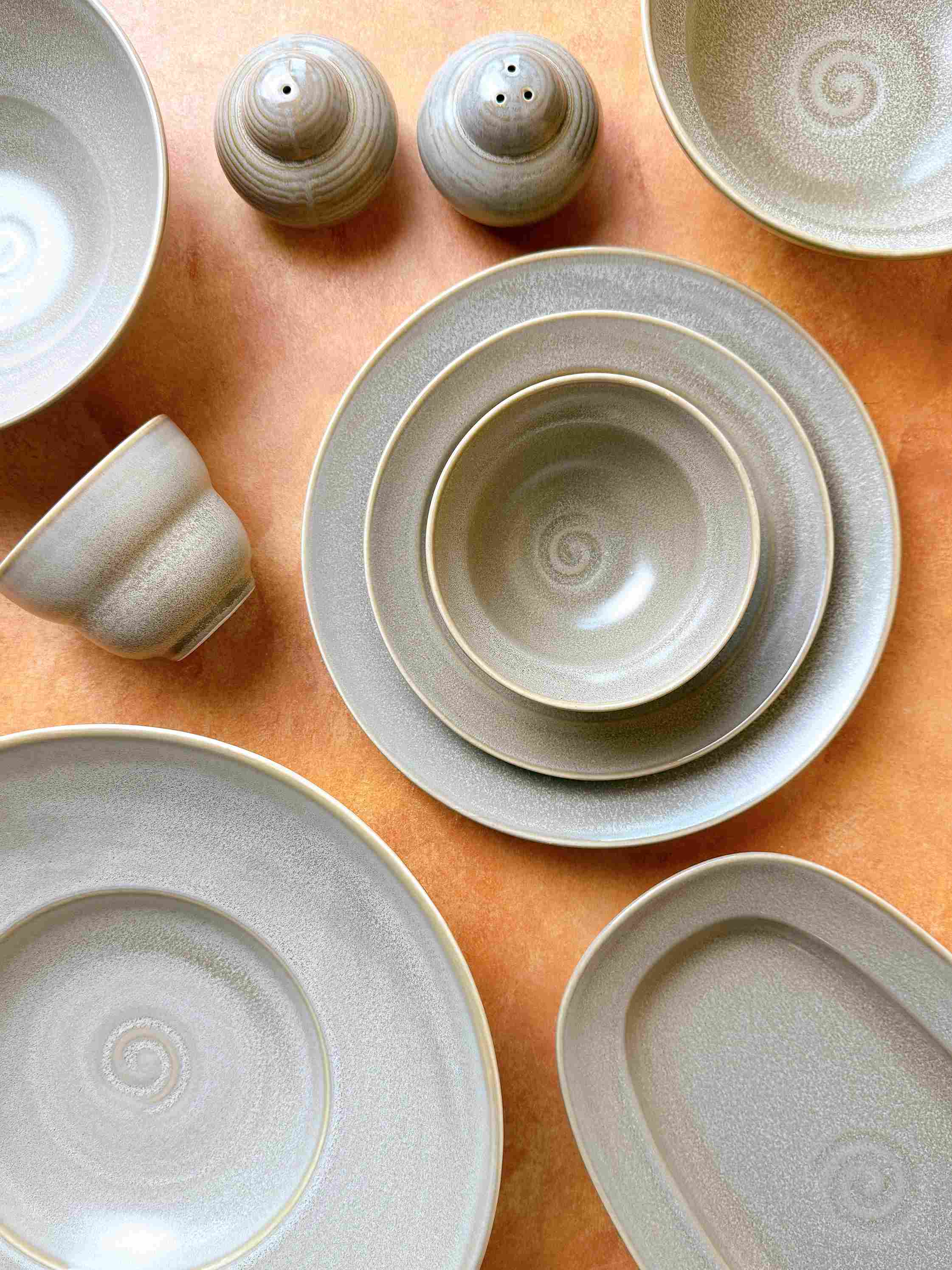 Bộ bát đĩa cao cấp phong cách tối giản be đốm