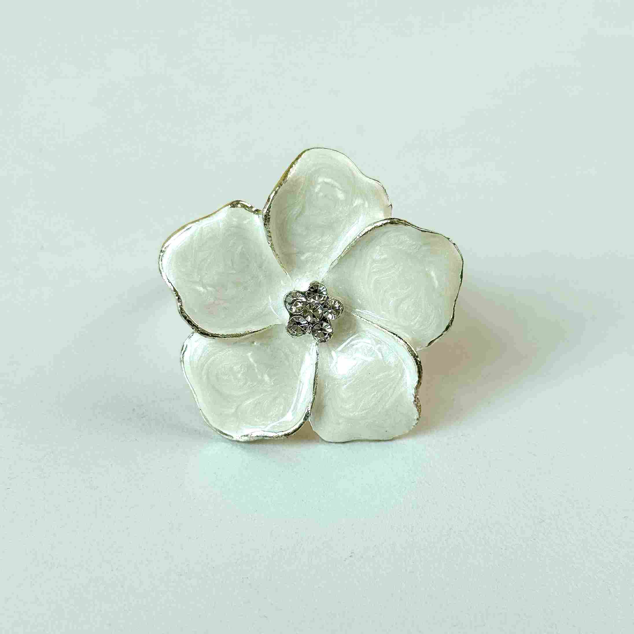 Ring hoa anh đào trắng