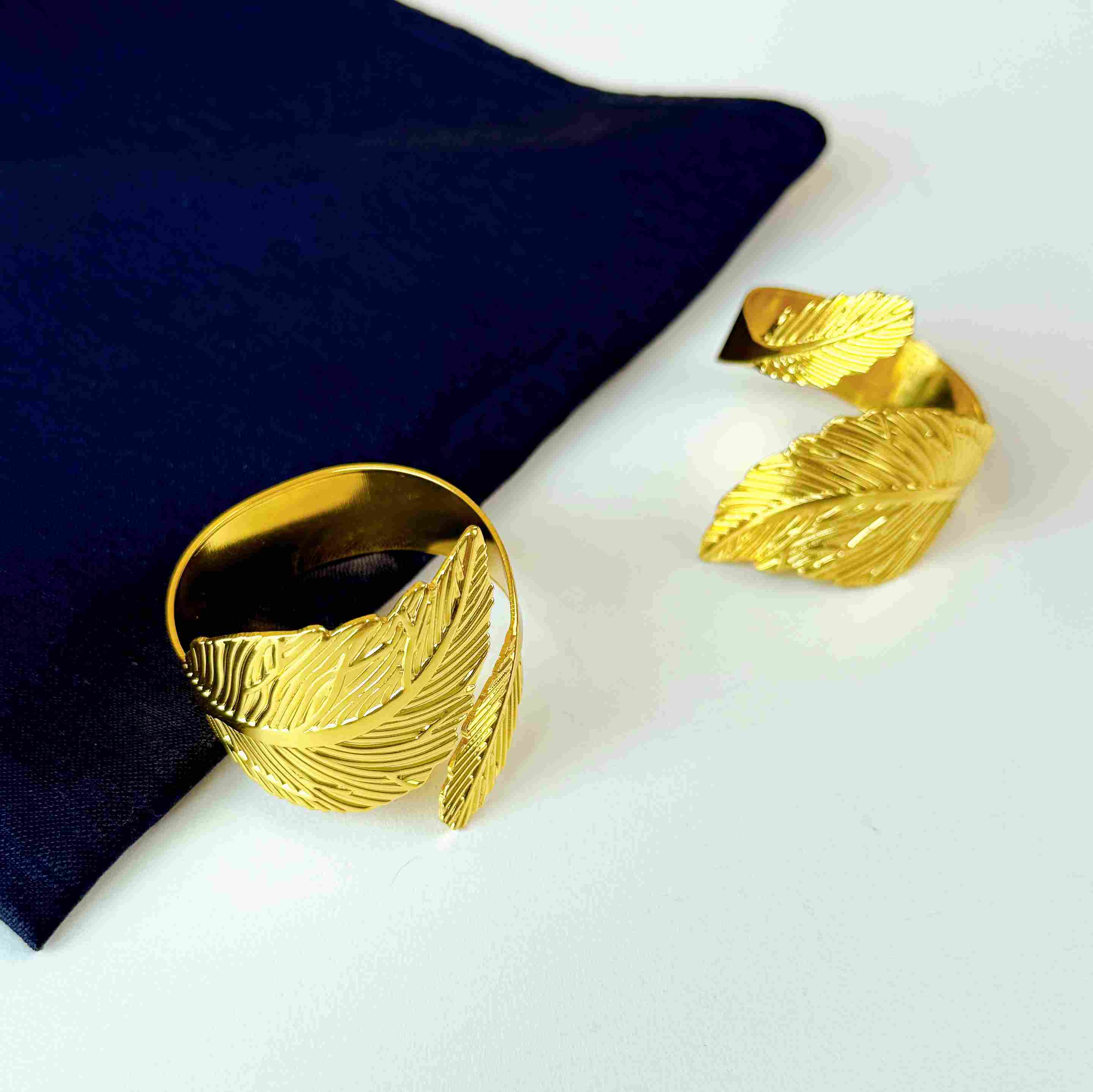 Ring kẹp lá vàng bóng