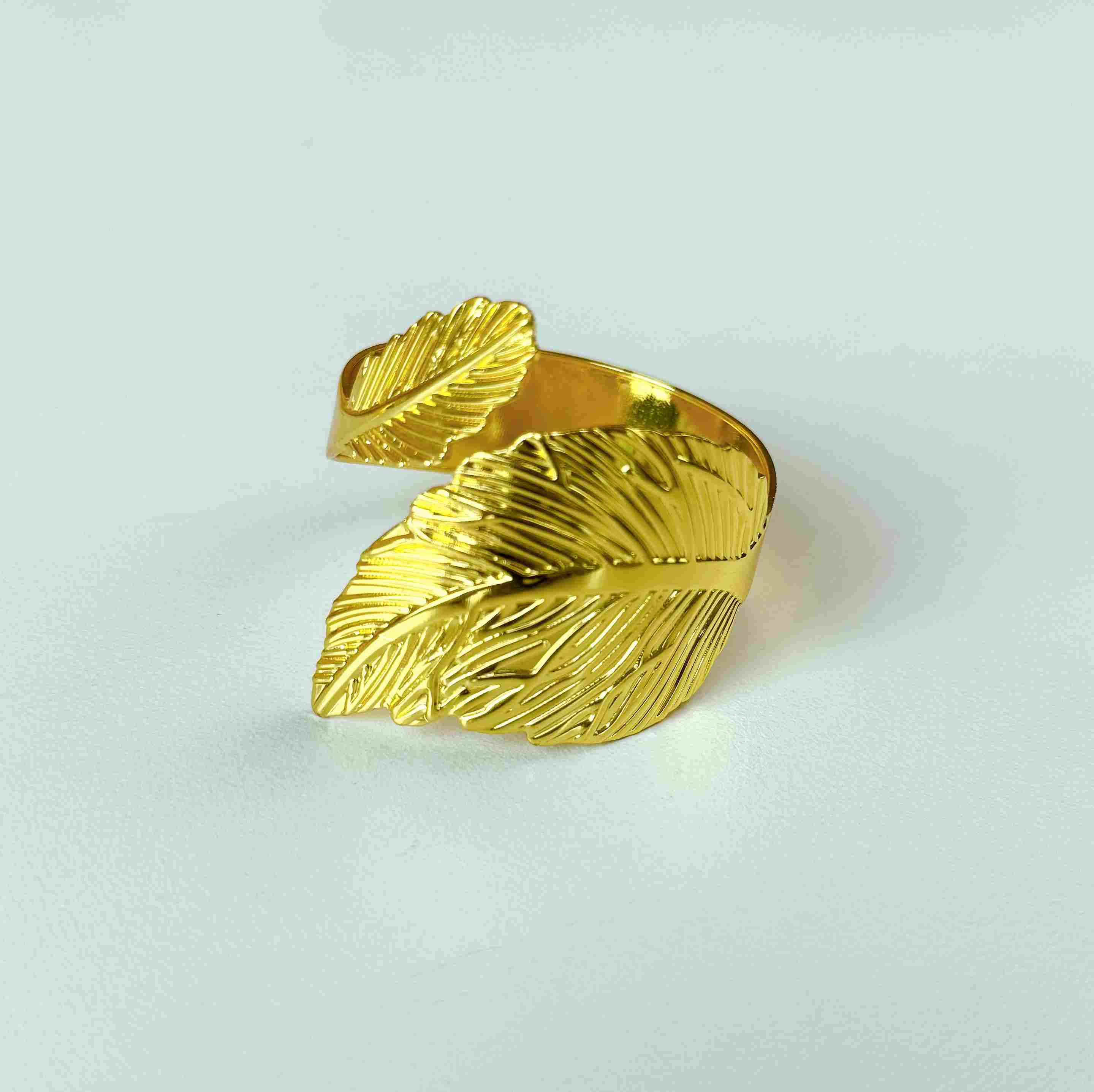 Ring kẹp lá vàng bóng