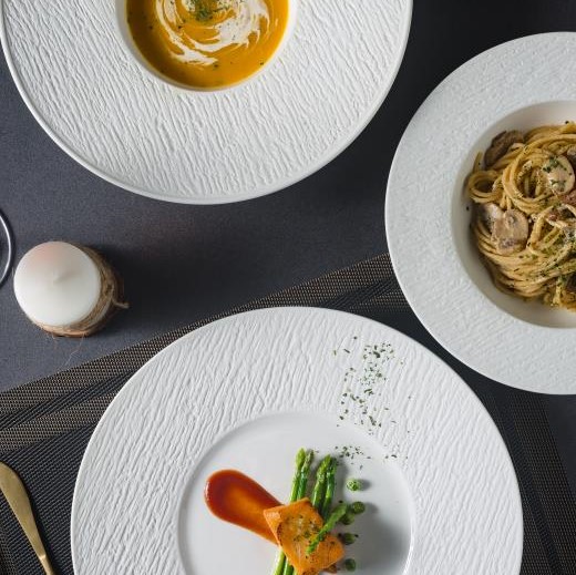 Bộ đĩa cao cấp màu trắng họa tiết viền nhám