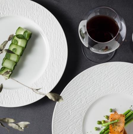 Bộ đĩa cao cấp màu trắng họa tiết viền nhám