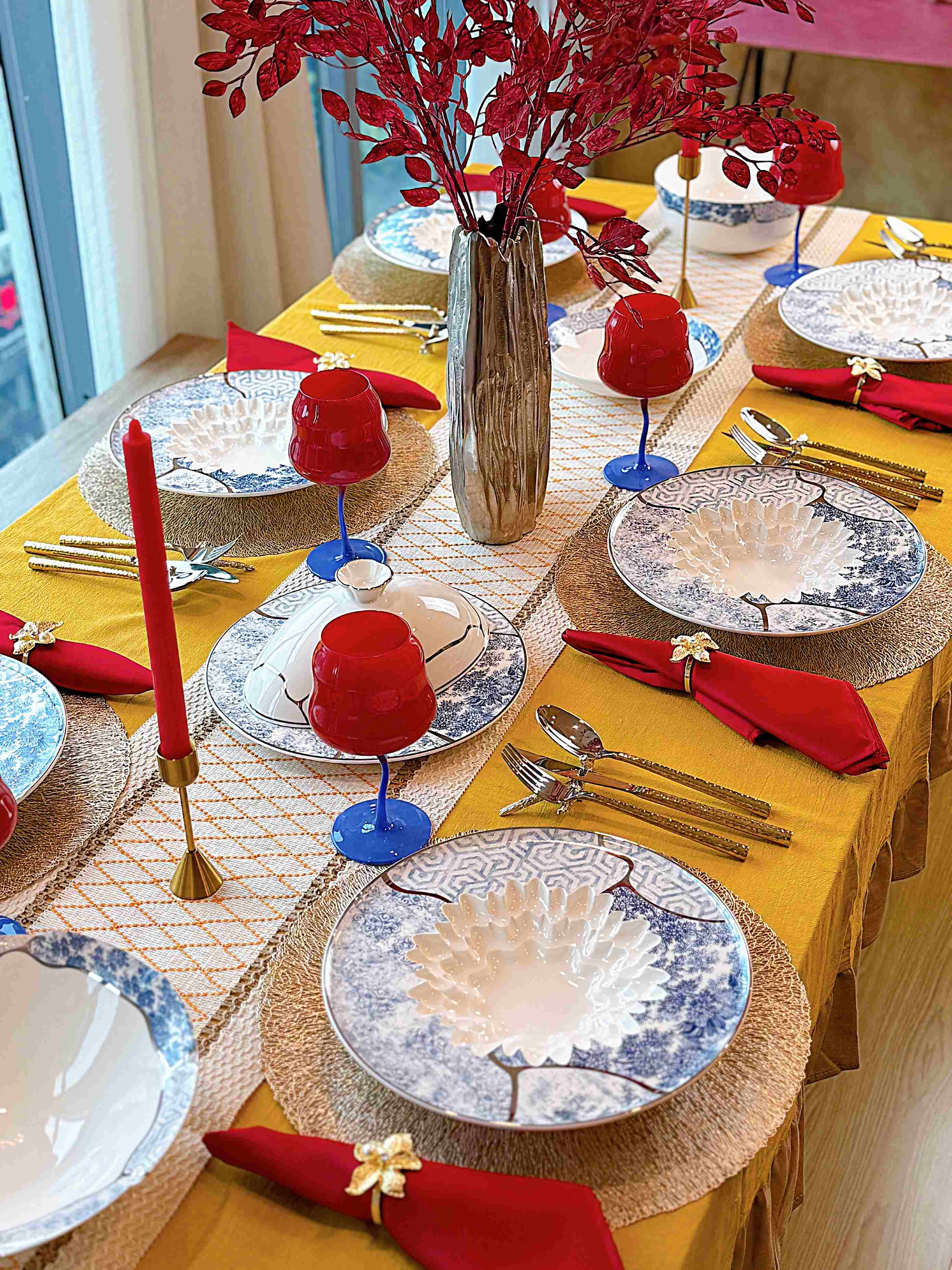 Set tiệc súp sứ xương hoa văn lam