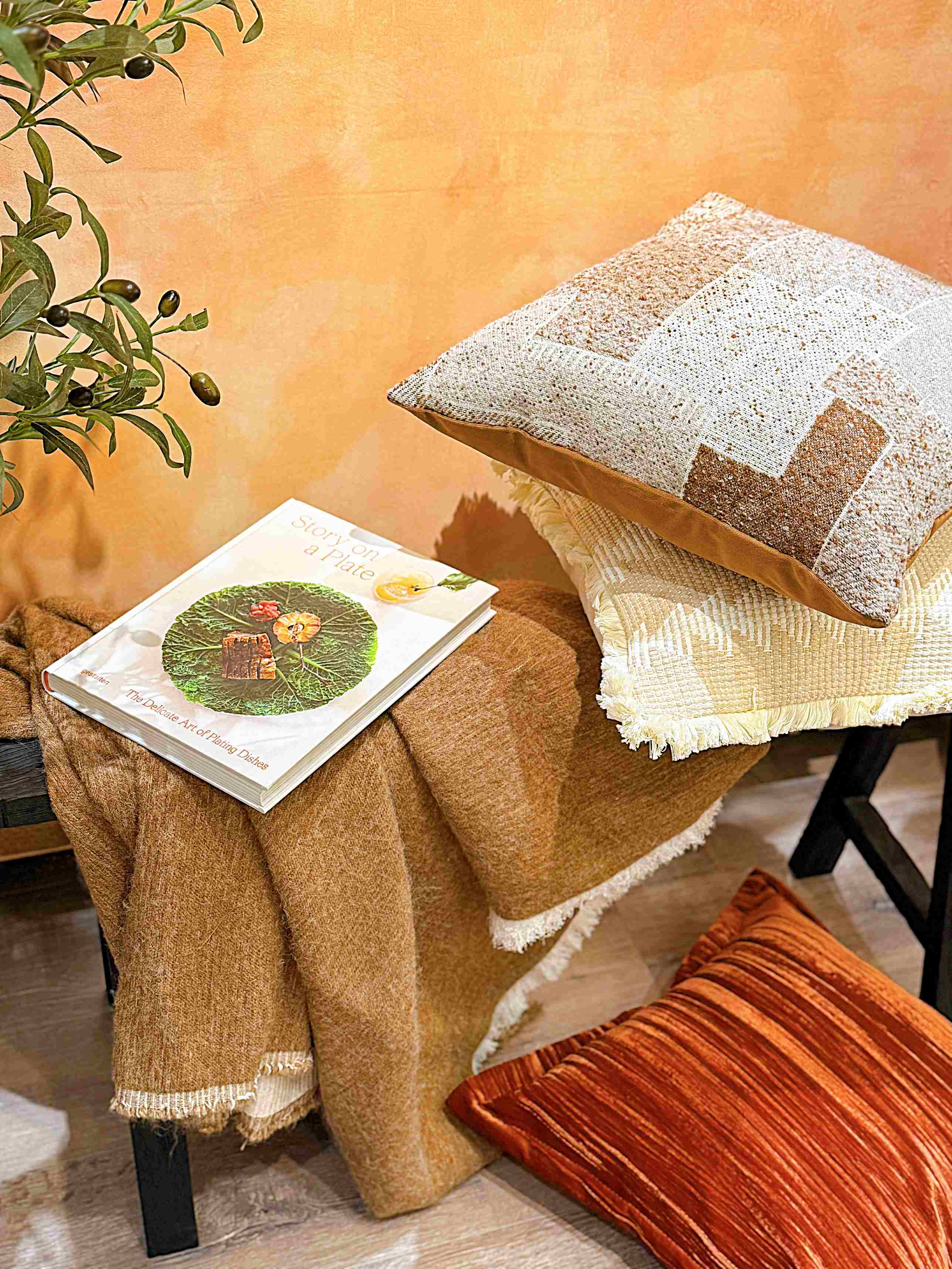 Vỏ gối vuông thổ cẩm