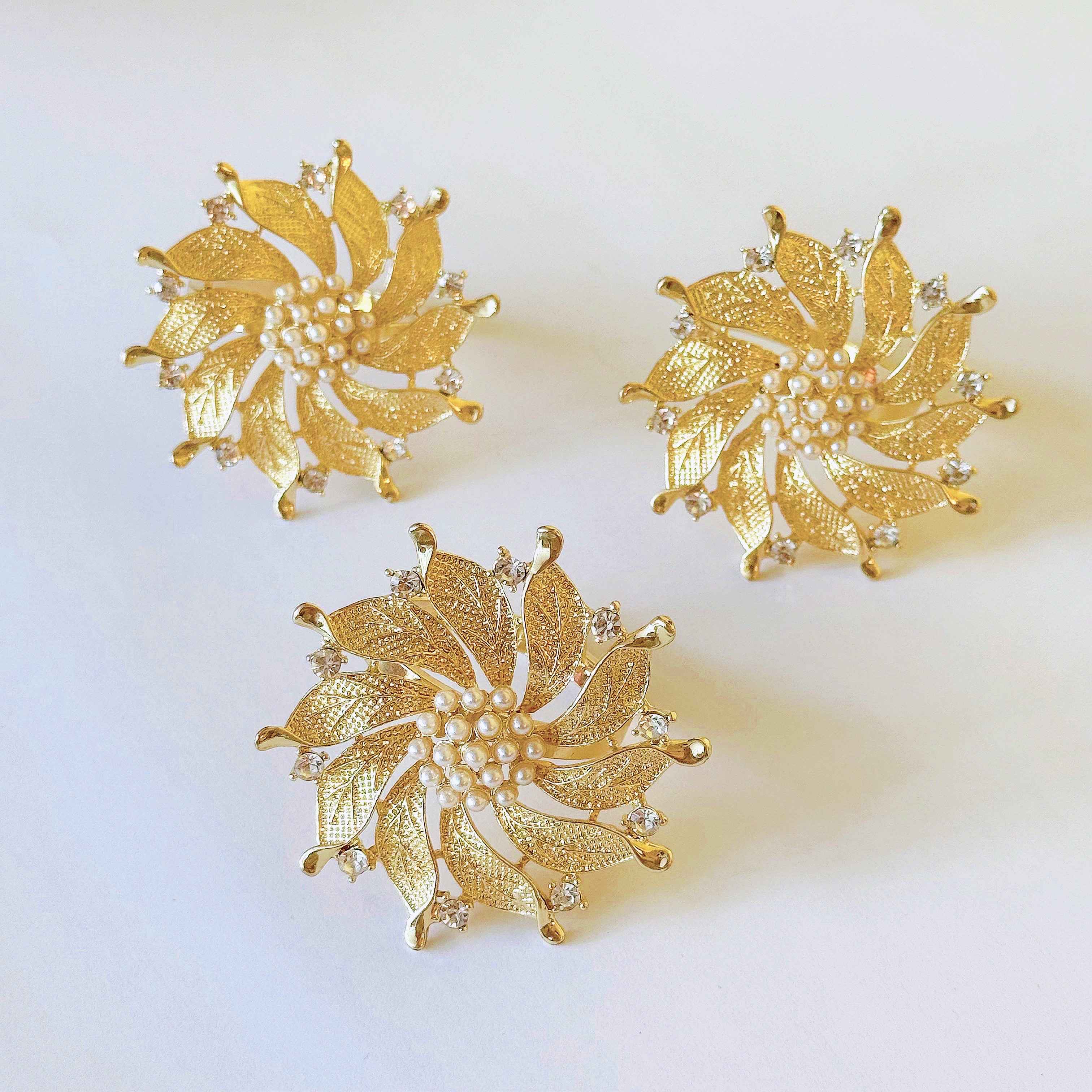 Ring hoa xoắn trai V