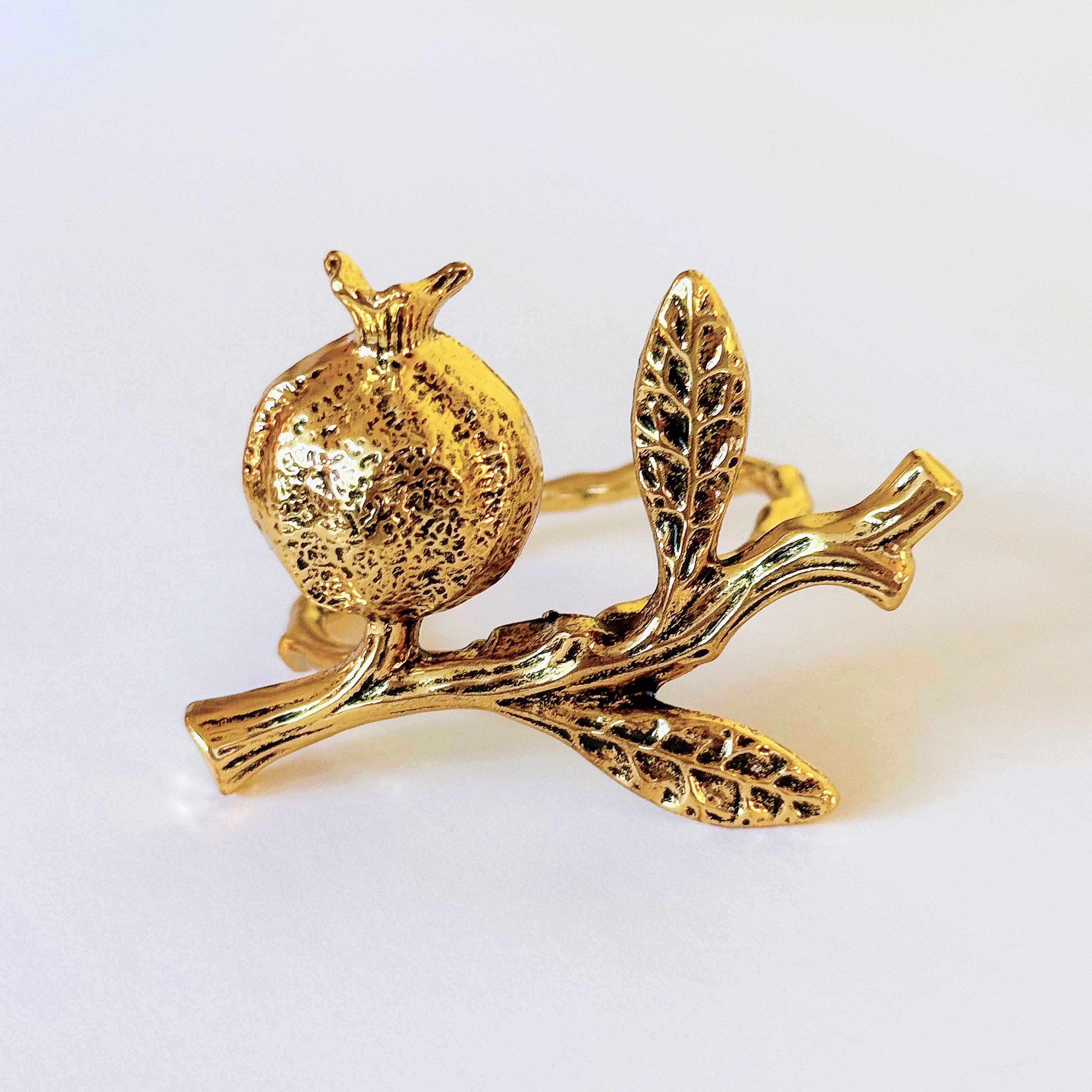 Ring hạt giẻ V